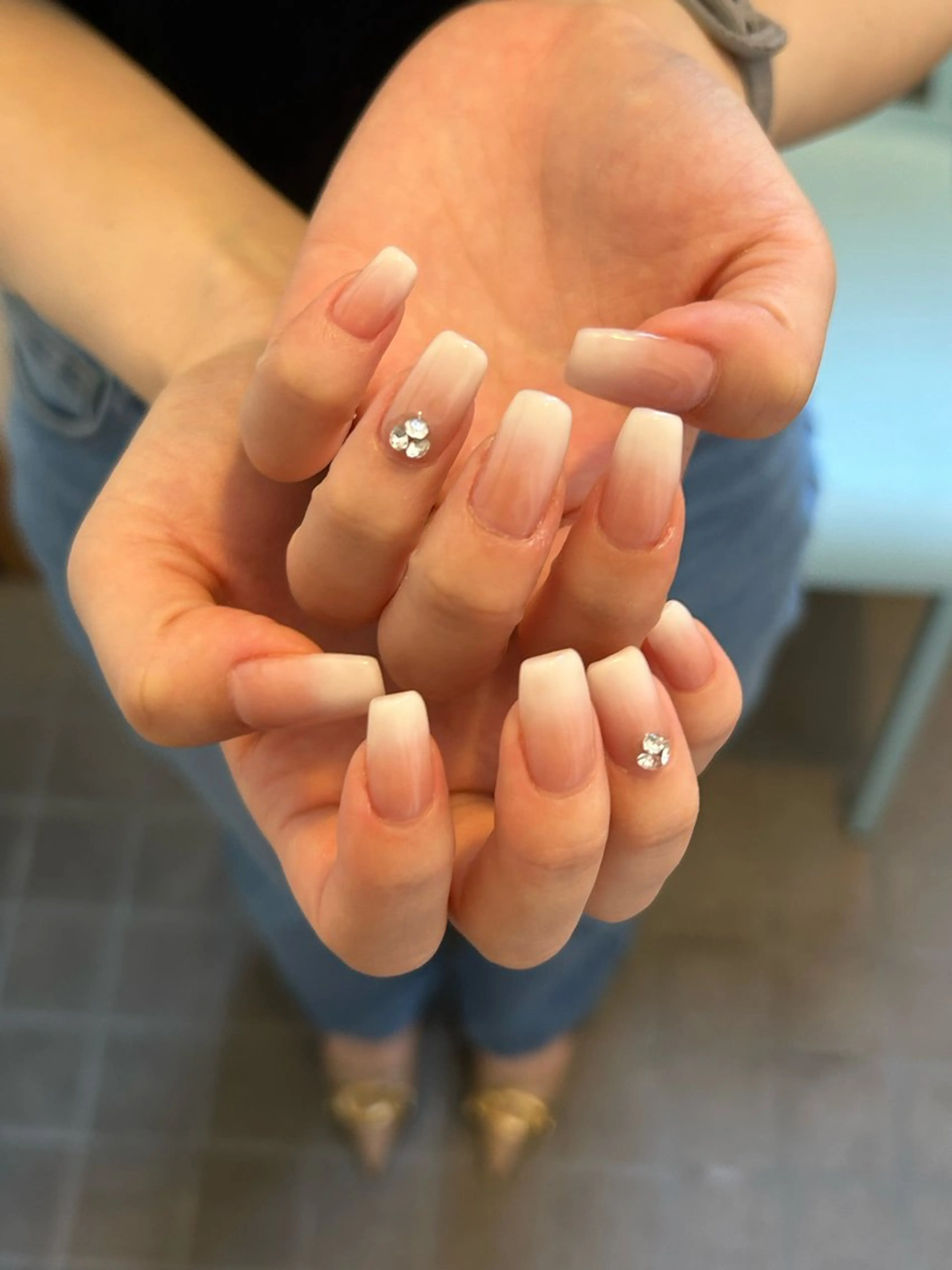 ネイル シンプルネイル ストーンネイル ハンドネイル Aimer Ciel エメシエル大宮ネイルのネイルデザイン