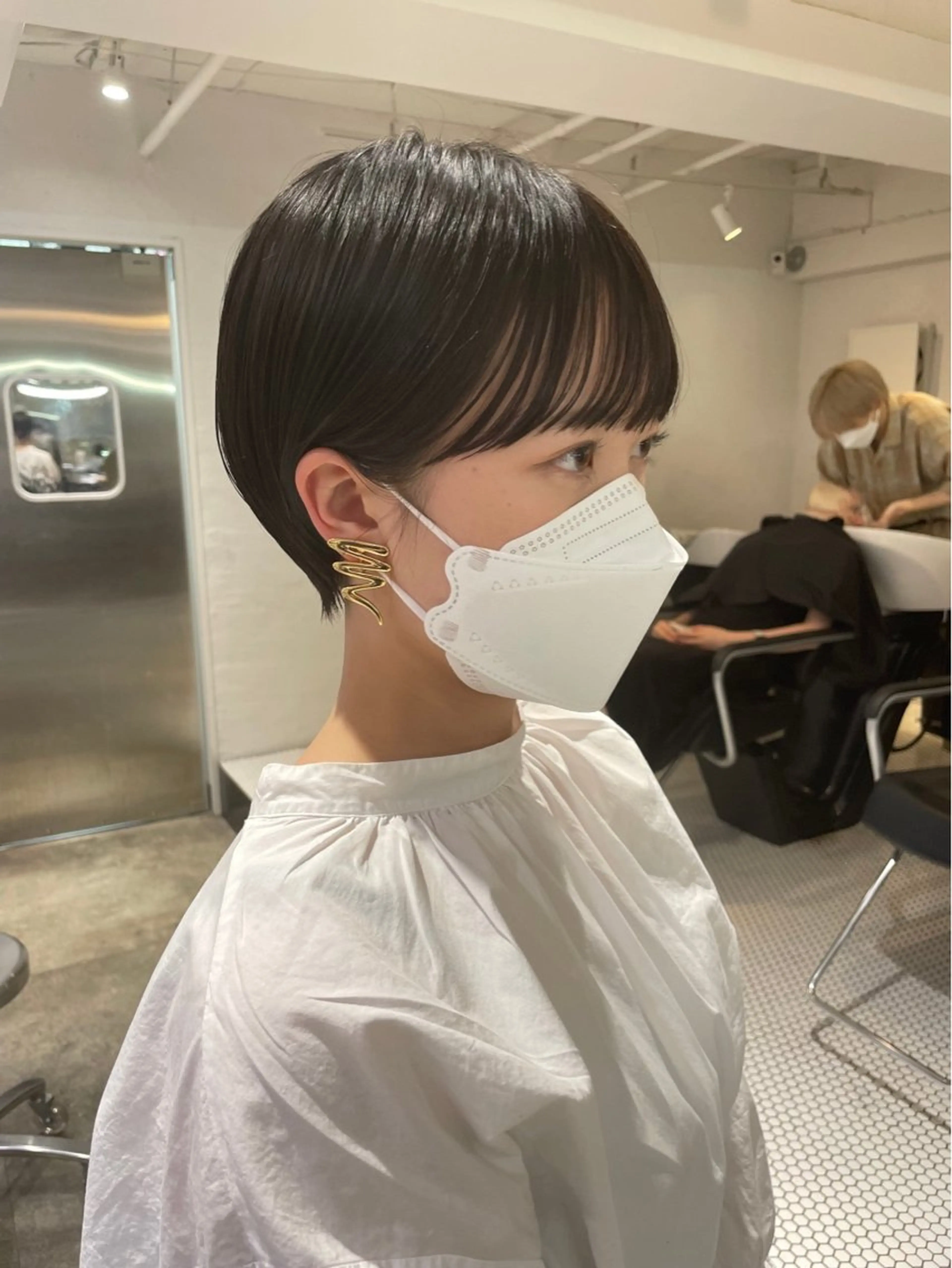 ショート ショートヘア エミリ / オリーブカラーのヘアスタイル