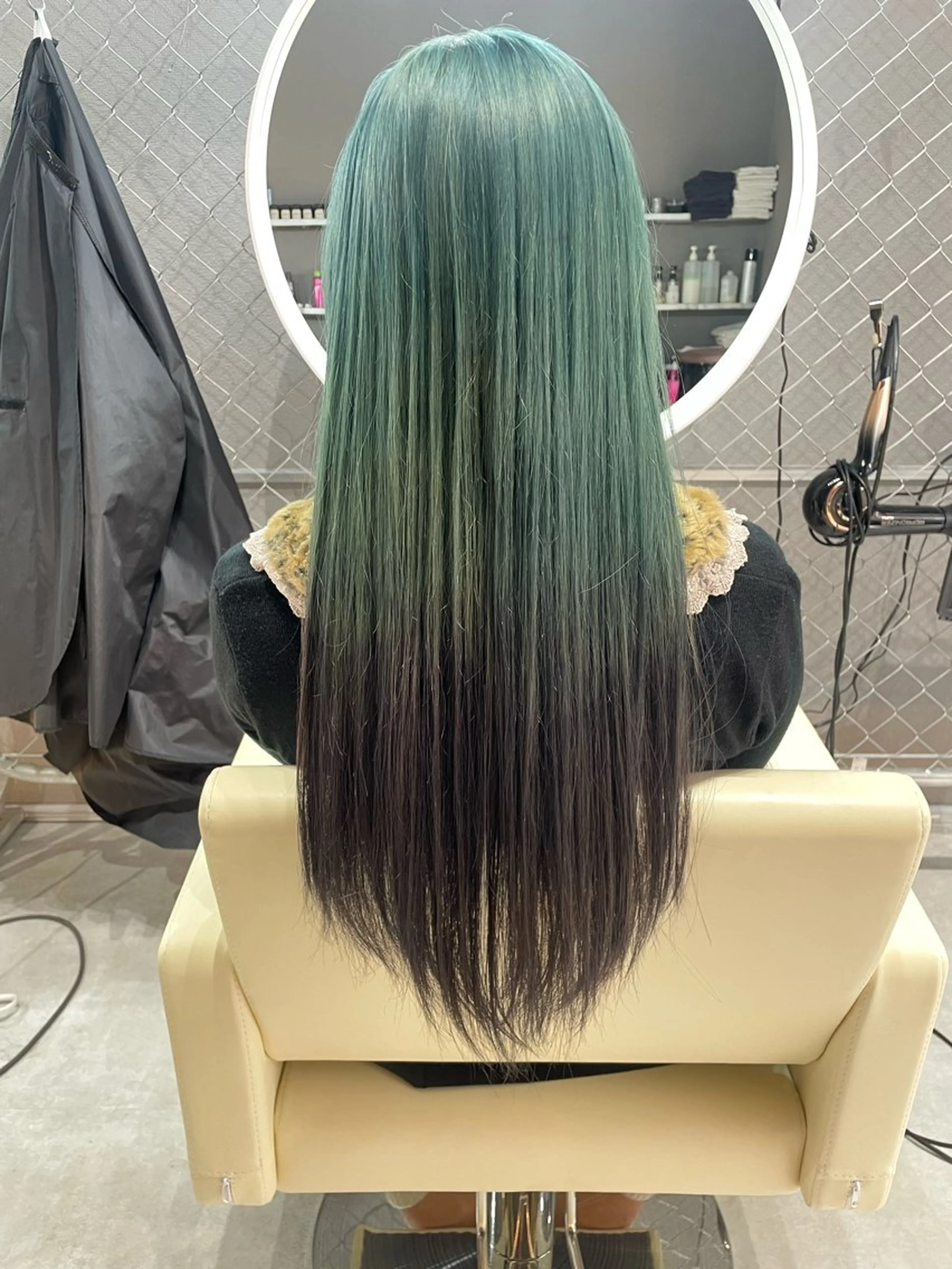 ロング カラー 黒髪 グラデーションカラー ヘアカラー トリートメント CoCooN 店長 さのえみのヘアスタイル