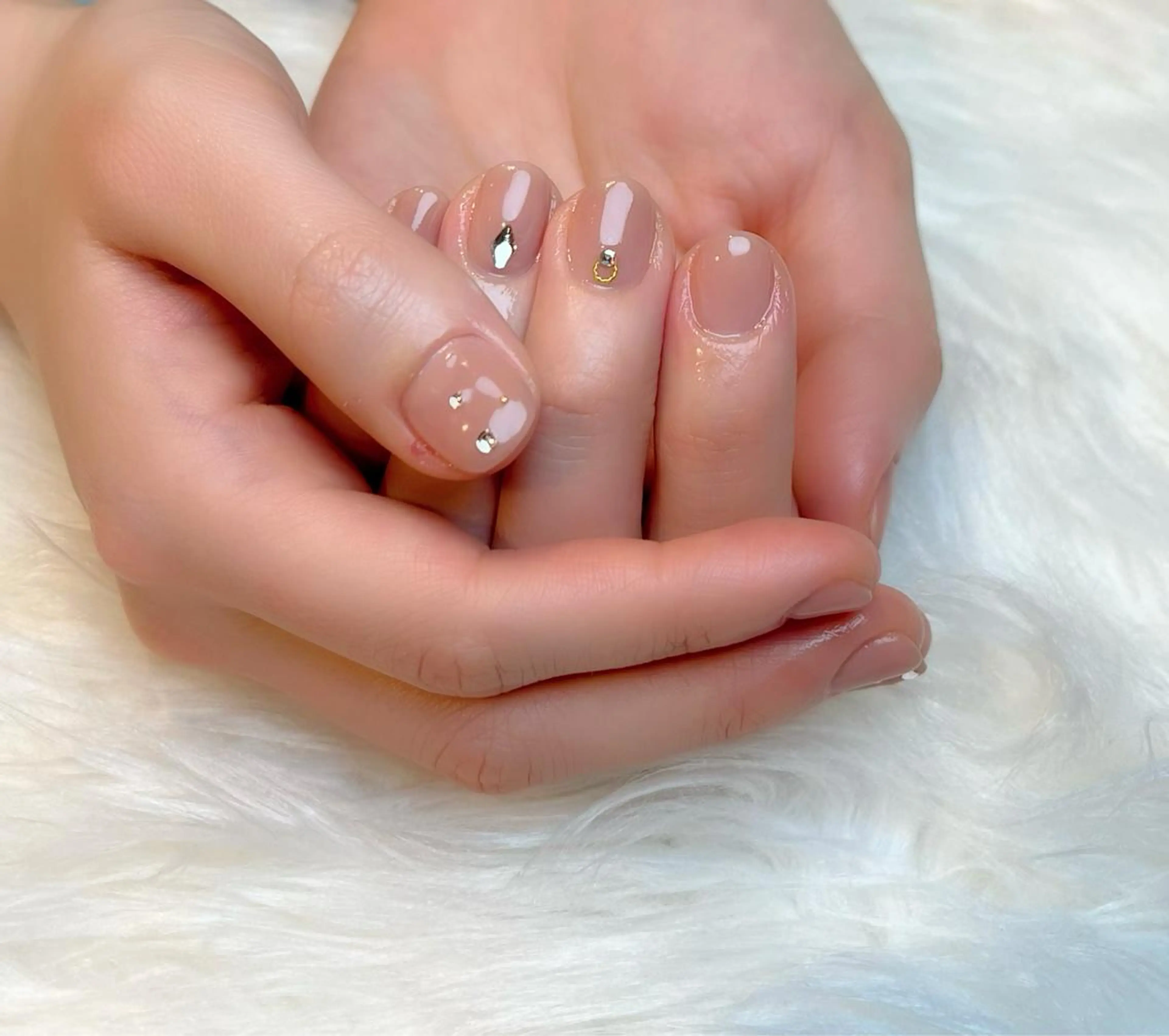 ネイル ストーンネイル Lino+ ネイル&よもぎ蒸しのネイルデザイン