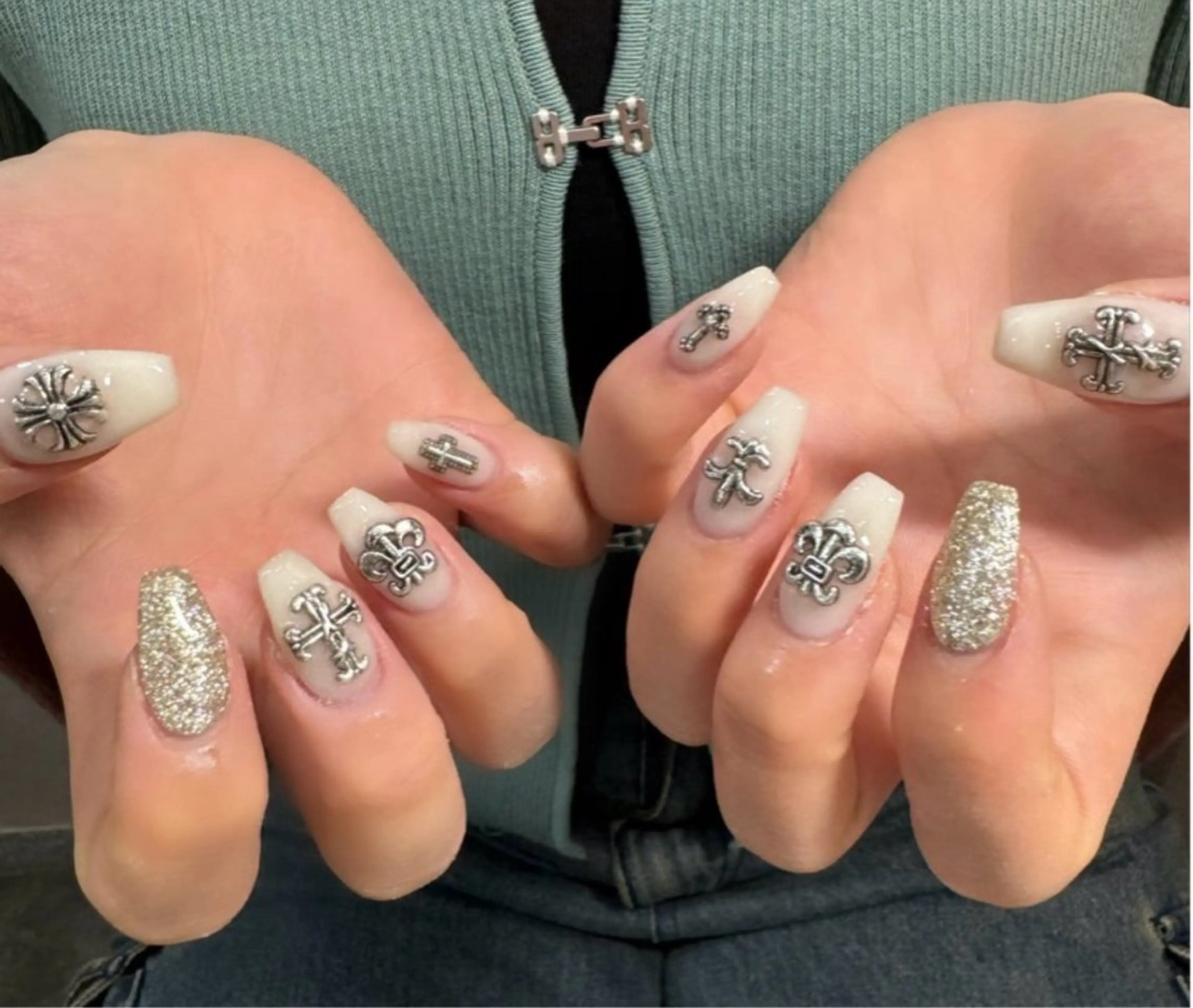 ネイル LAVISH nanamiのネイルデザイン