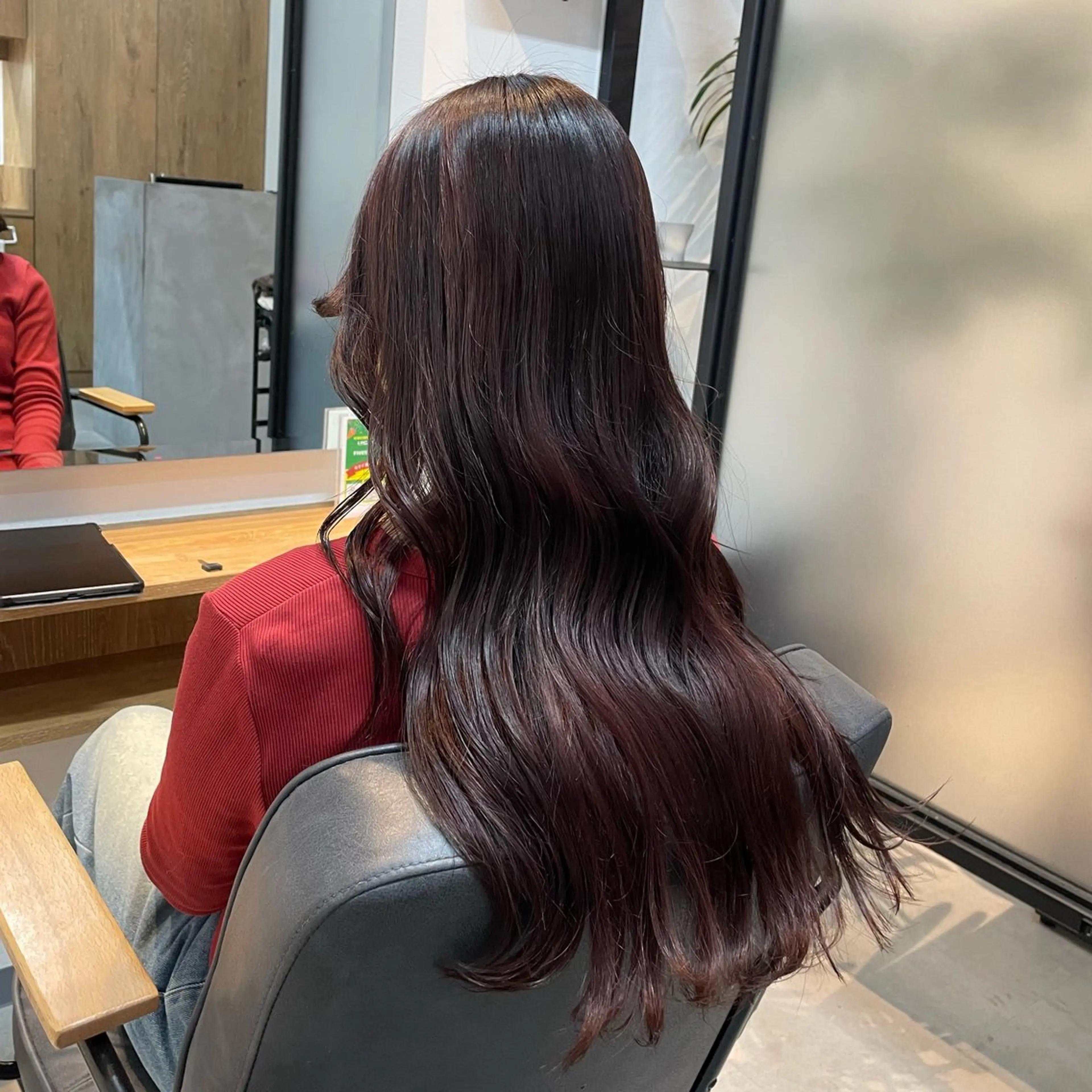 カラー ボルドーカラー ヘアカラー hair studio garou 大通店所属・garou 大通店 畠山紗菜のヘアスタイル