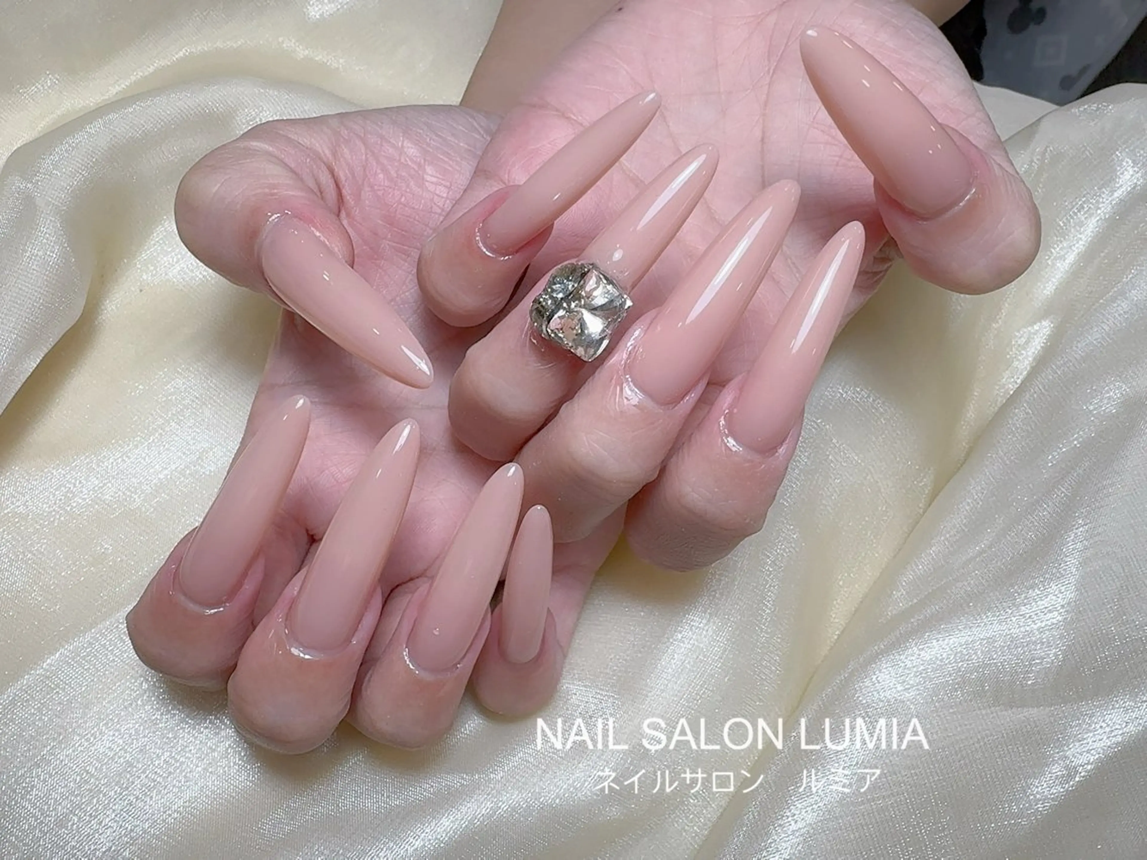 ネイル ハンドネイル ネイルサロン ルミア Lumia 店長のネイルデザイン