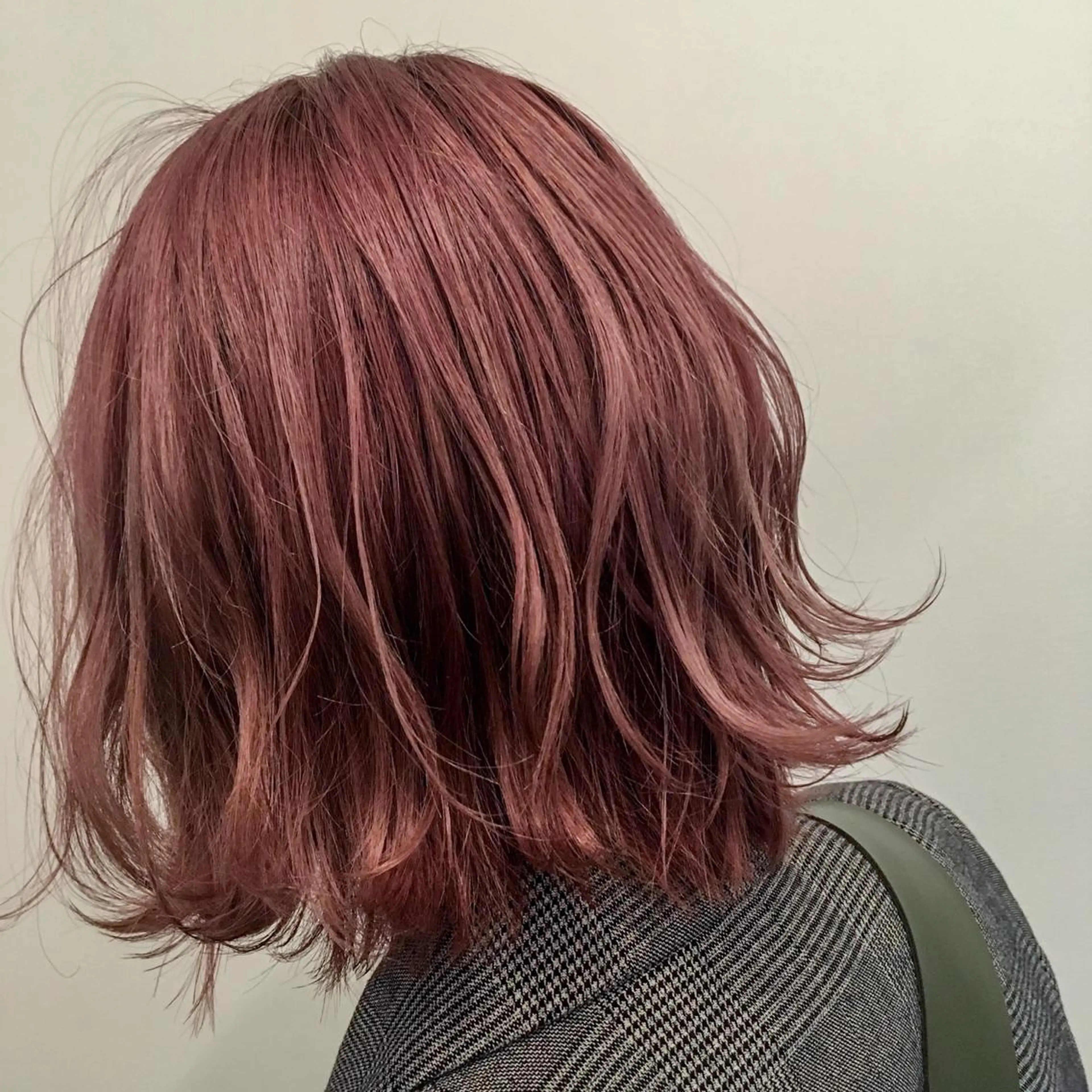 ミディアム カラー RINA🧤 デザインとボブのヘアスタイル