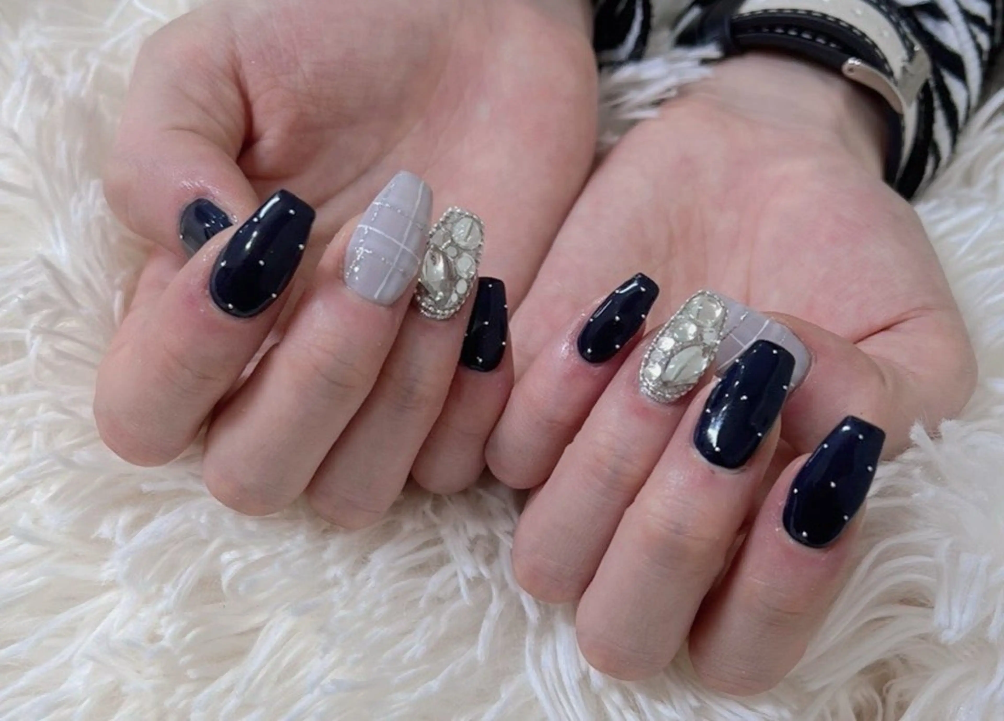 ネイル PEEKABOO京橋 EYE&NAILのマツエク・マツパデザイン