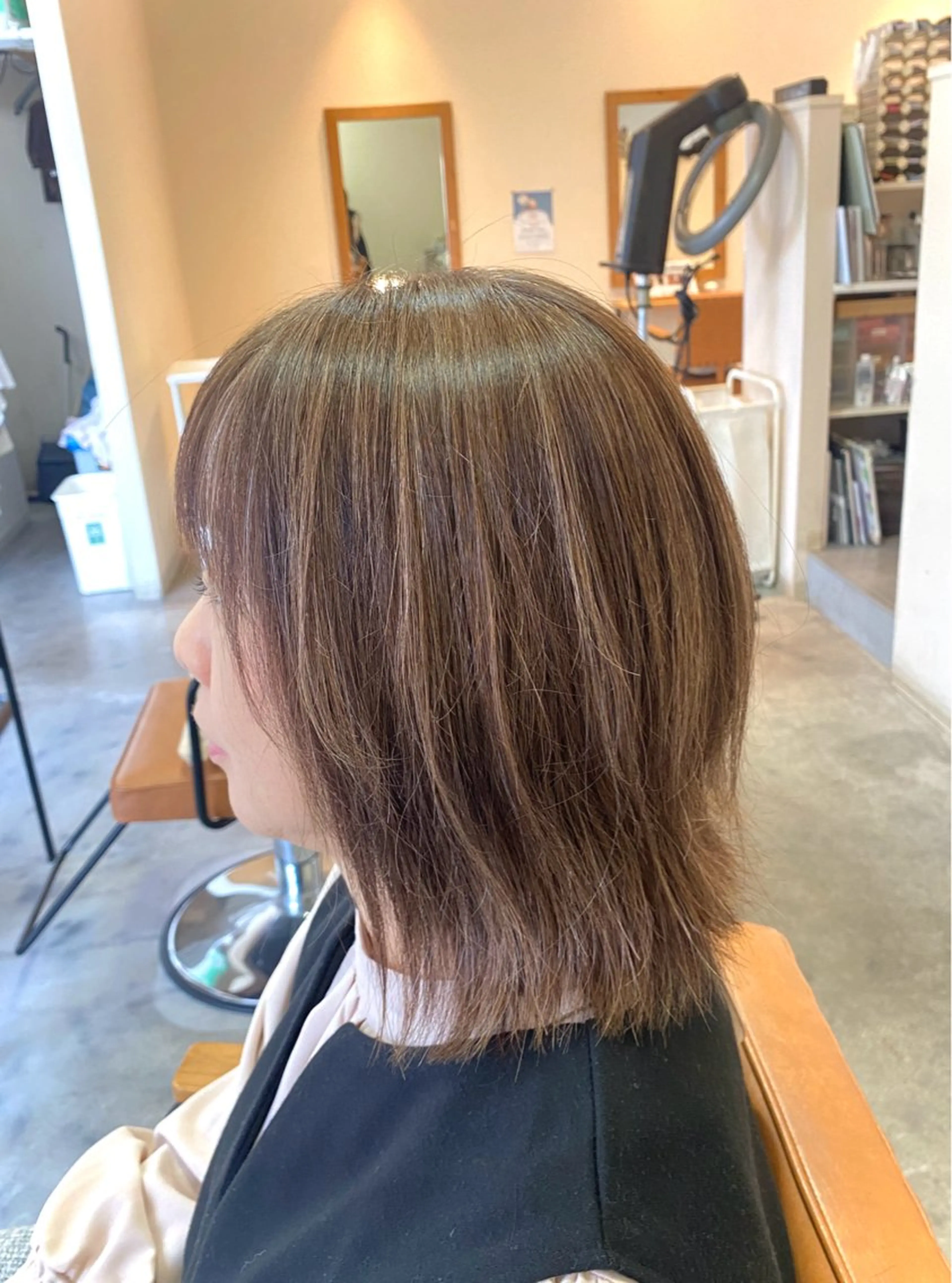 ミディアム カット ヘアカラー トリートメント ブリーチなしWカラー /酸性ストレート河本のヘアスタイル