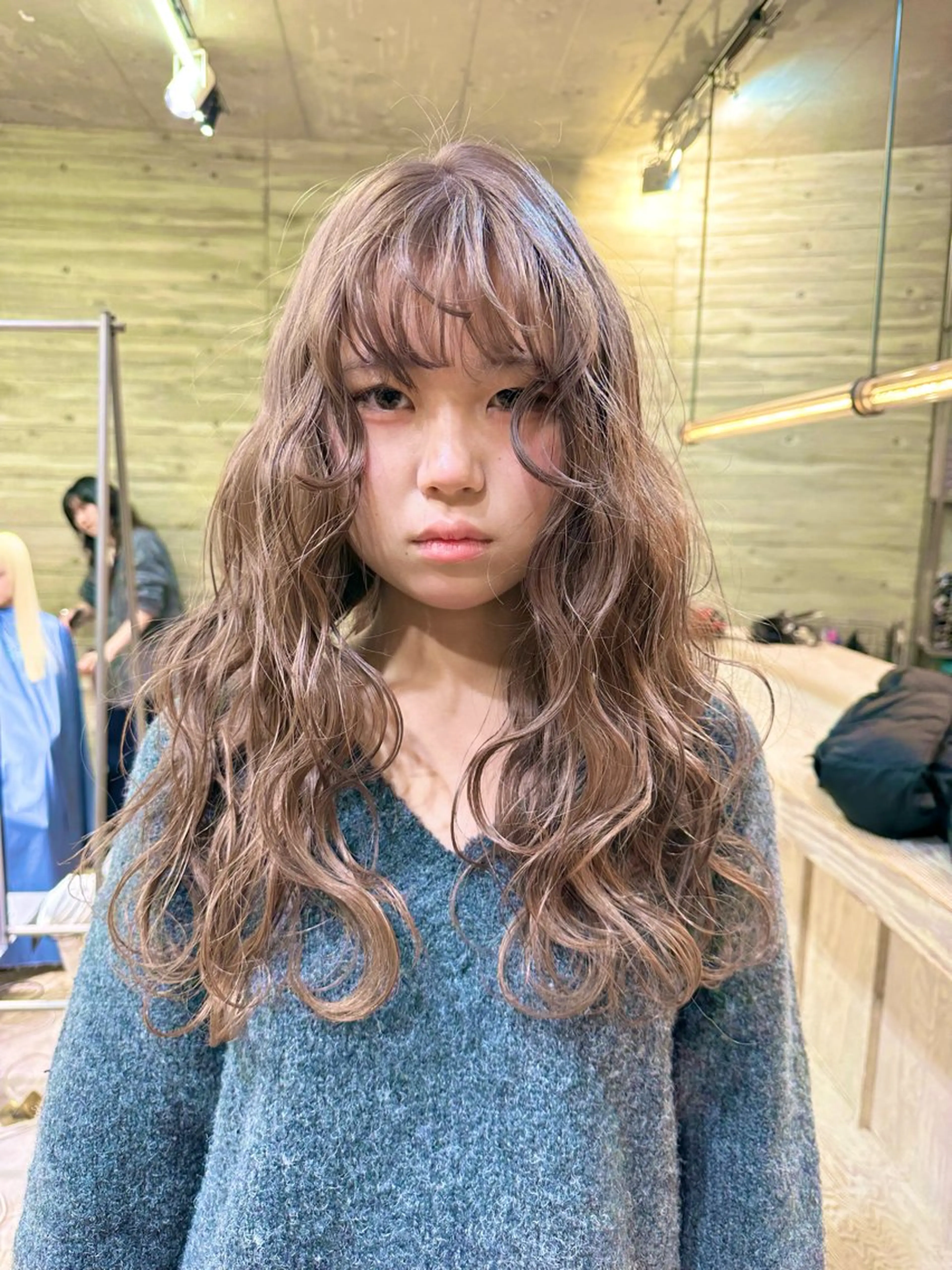 ロング カラー ヘアカラー トリートメント kai .のヘアスタイル