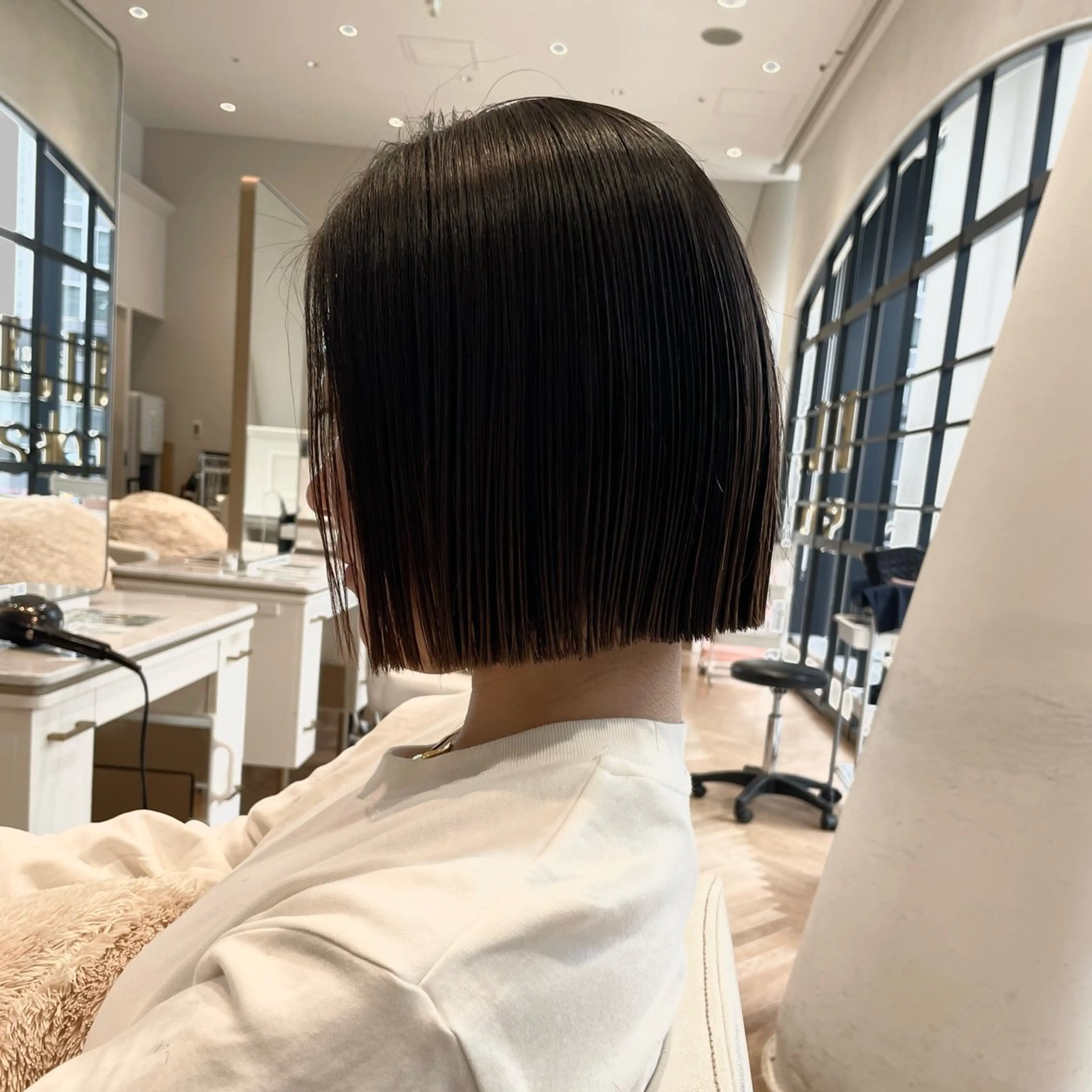 ショート ELLE salon サエのヘアスタイル