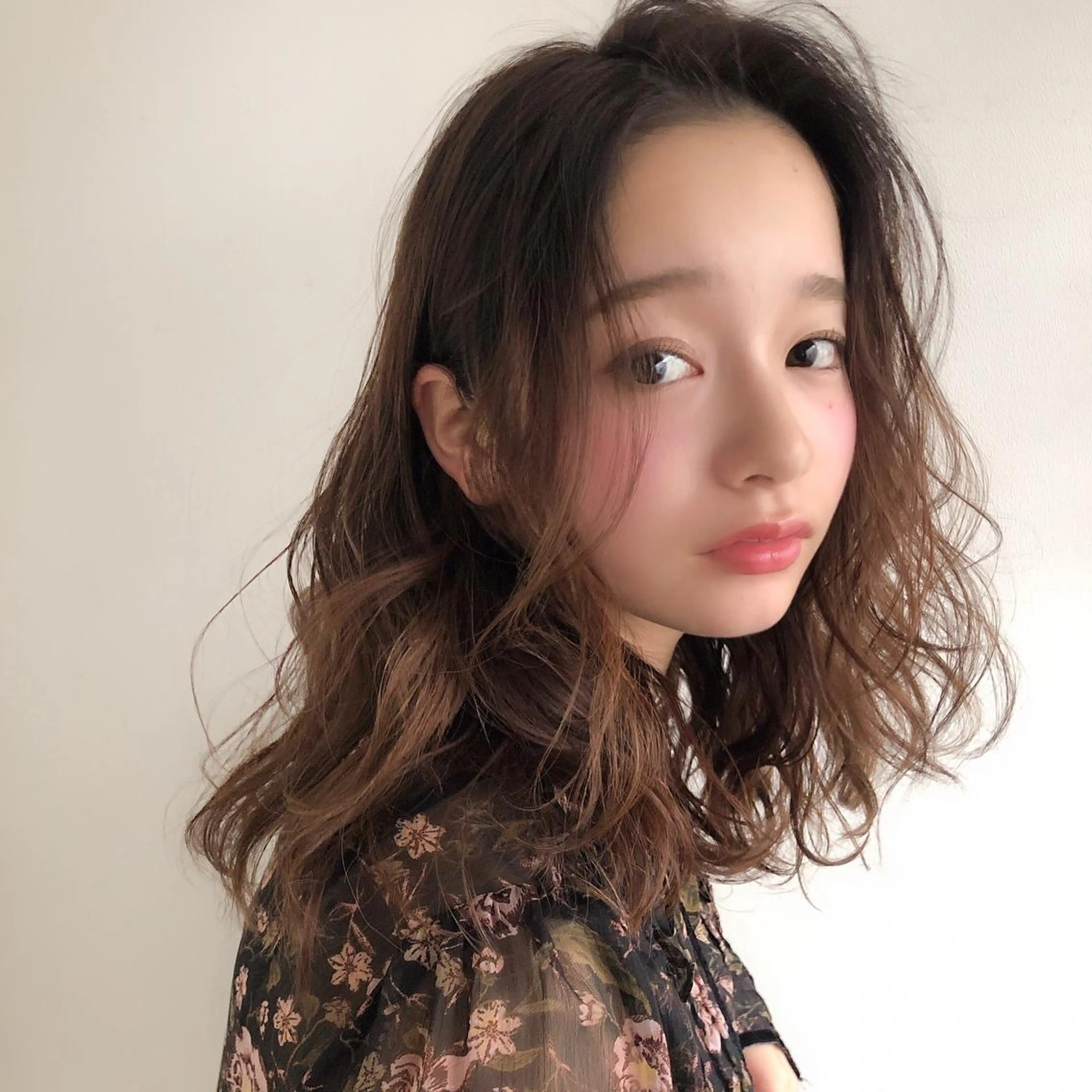 カラー コトネ🫧 韓国風レイヤーカットのヘアスタイル