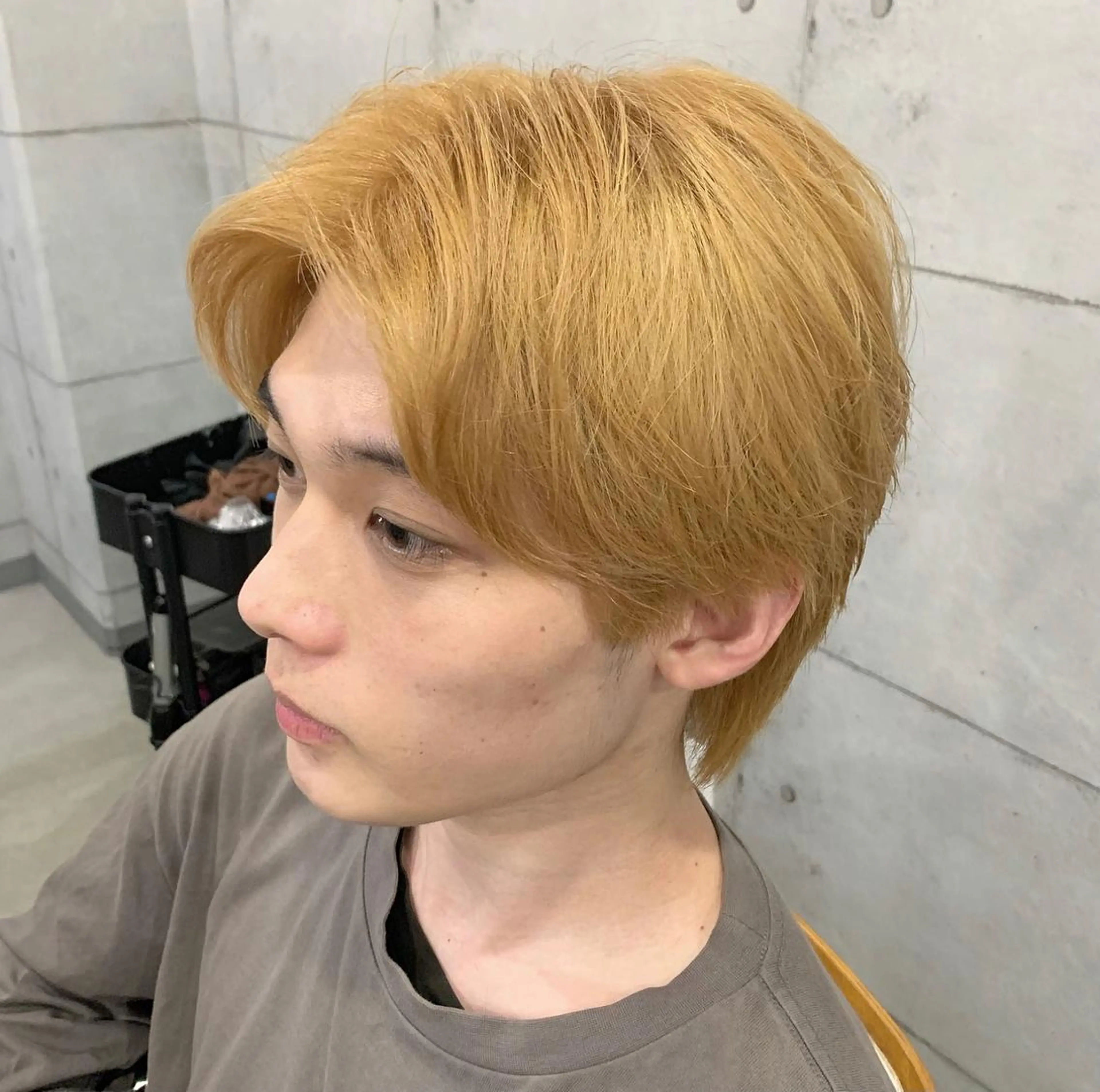 ショート メンズ メンズバレイヤージュ メンズブリーチ メンズハイライト メンズインナーカラー メンズ韓国風 髪質改善色素改善特化 keiのヘアスタイル