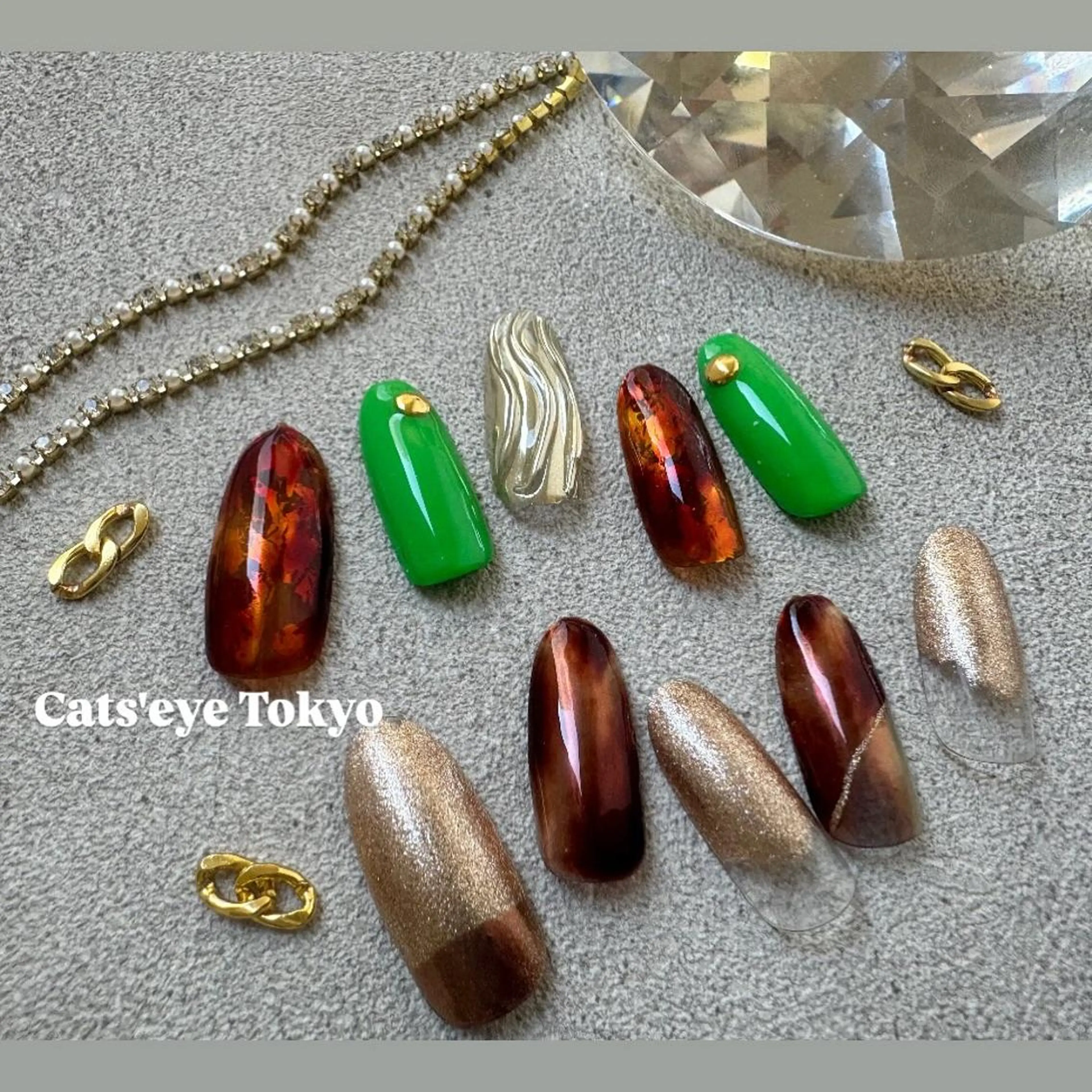 ネイル アートネイル べっ甲ネイル ジェルネイル マグネットネイル ミラーネイル Cat's eye TOKYO 新宿店のネイルデザイン
