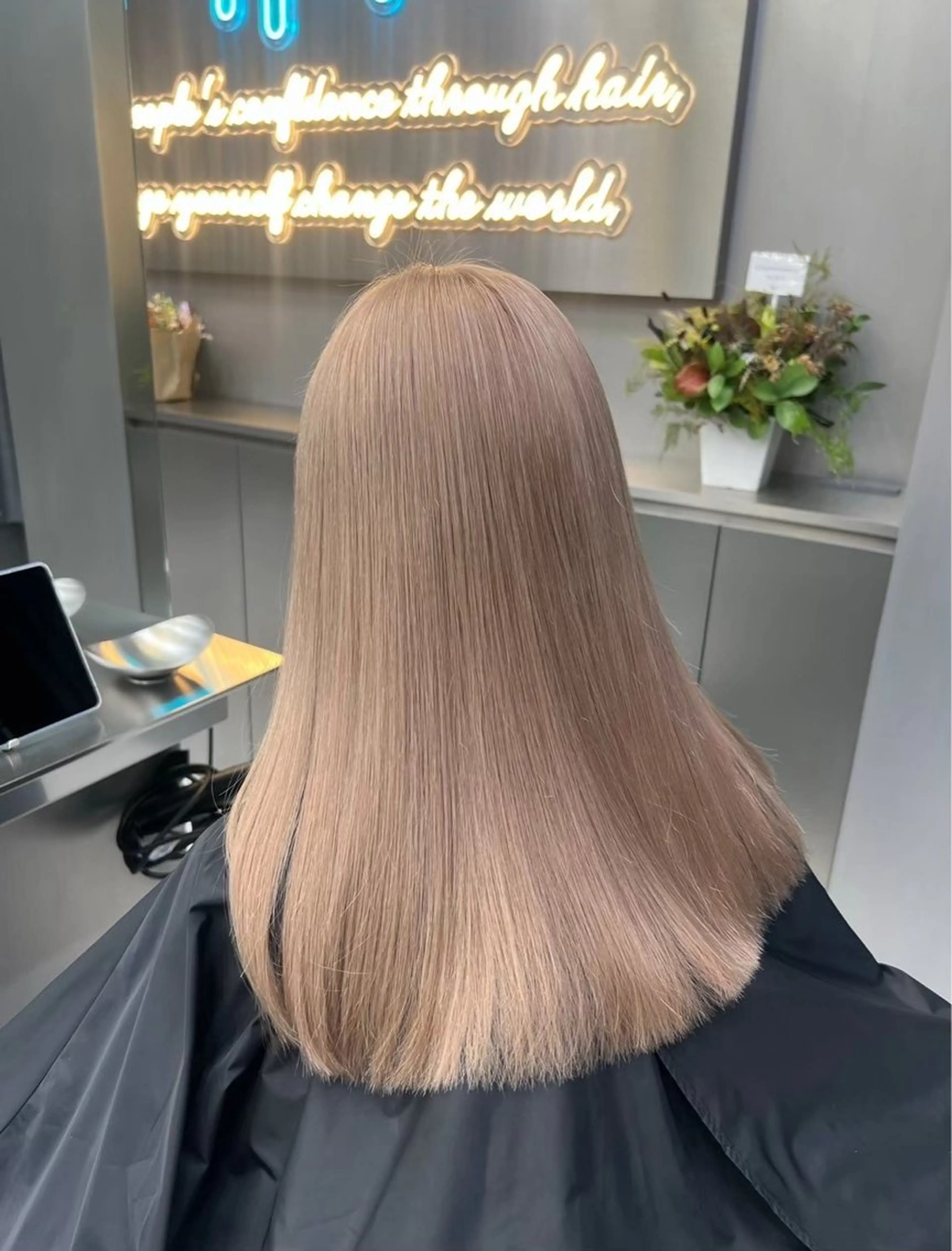 ロング カラー ベージュカラー ミルクティーベージュ 堤 翔平のヘアスタイル