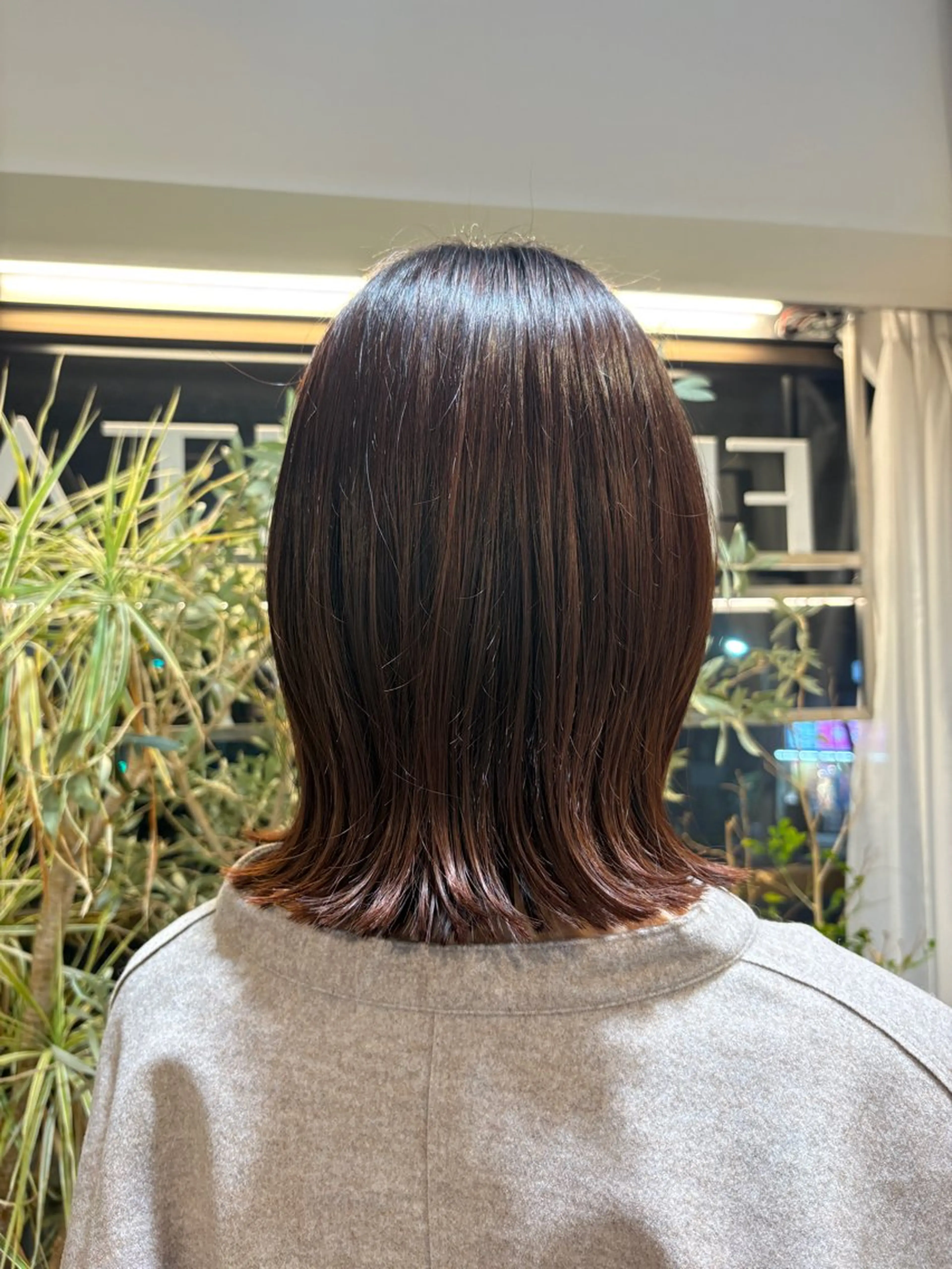 ミディアム カット トリートメント 西片 麻那のヘアスタイル