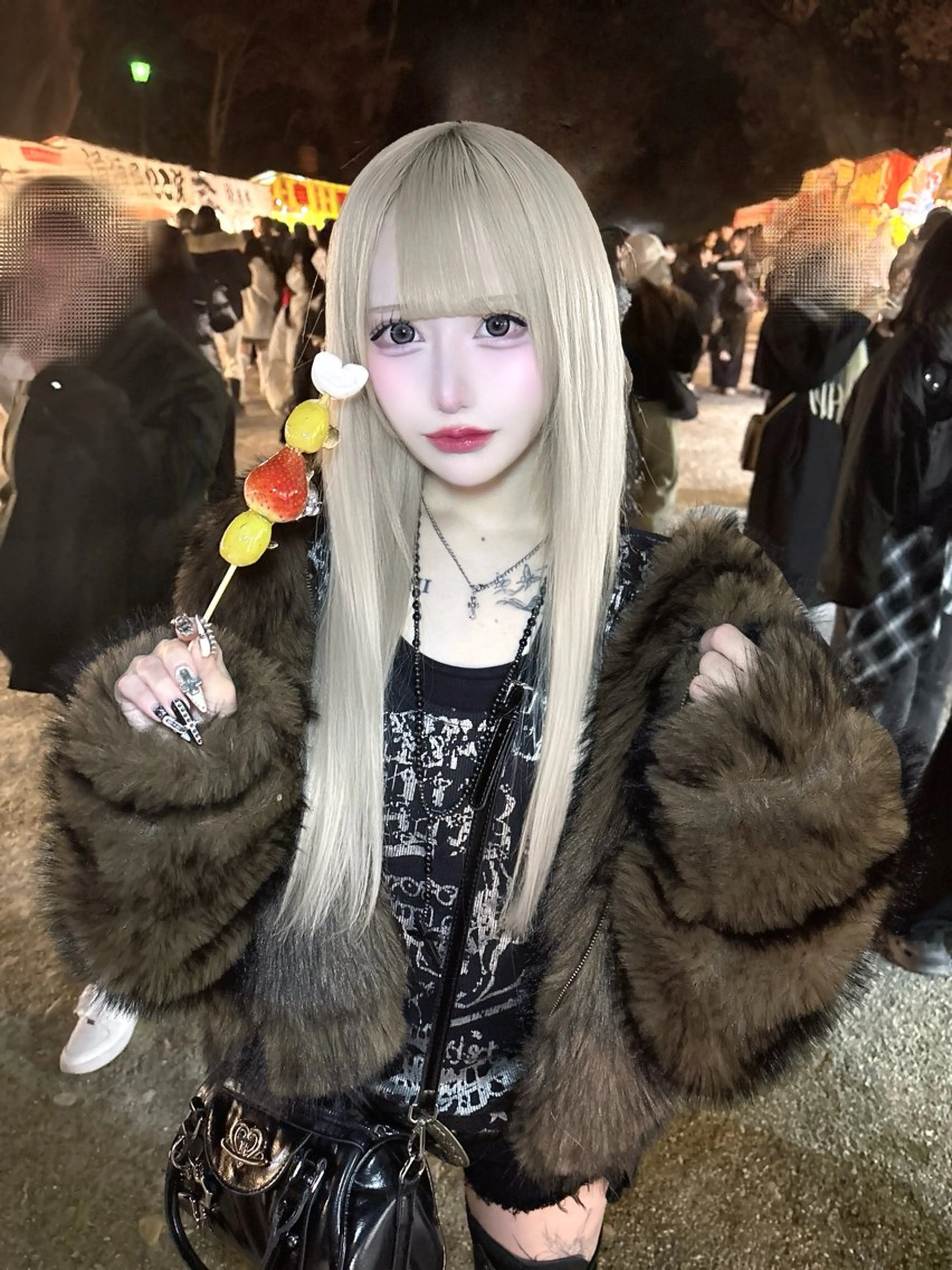 ロング カラー ホワイト&レイヤーカ ットエクステ長畠俊輔のヘアスタイル