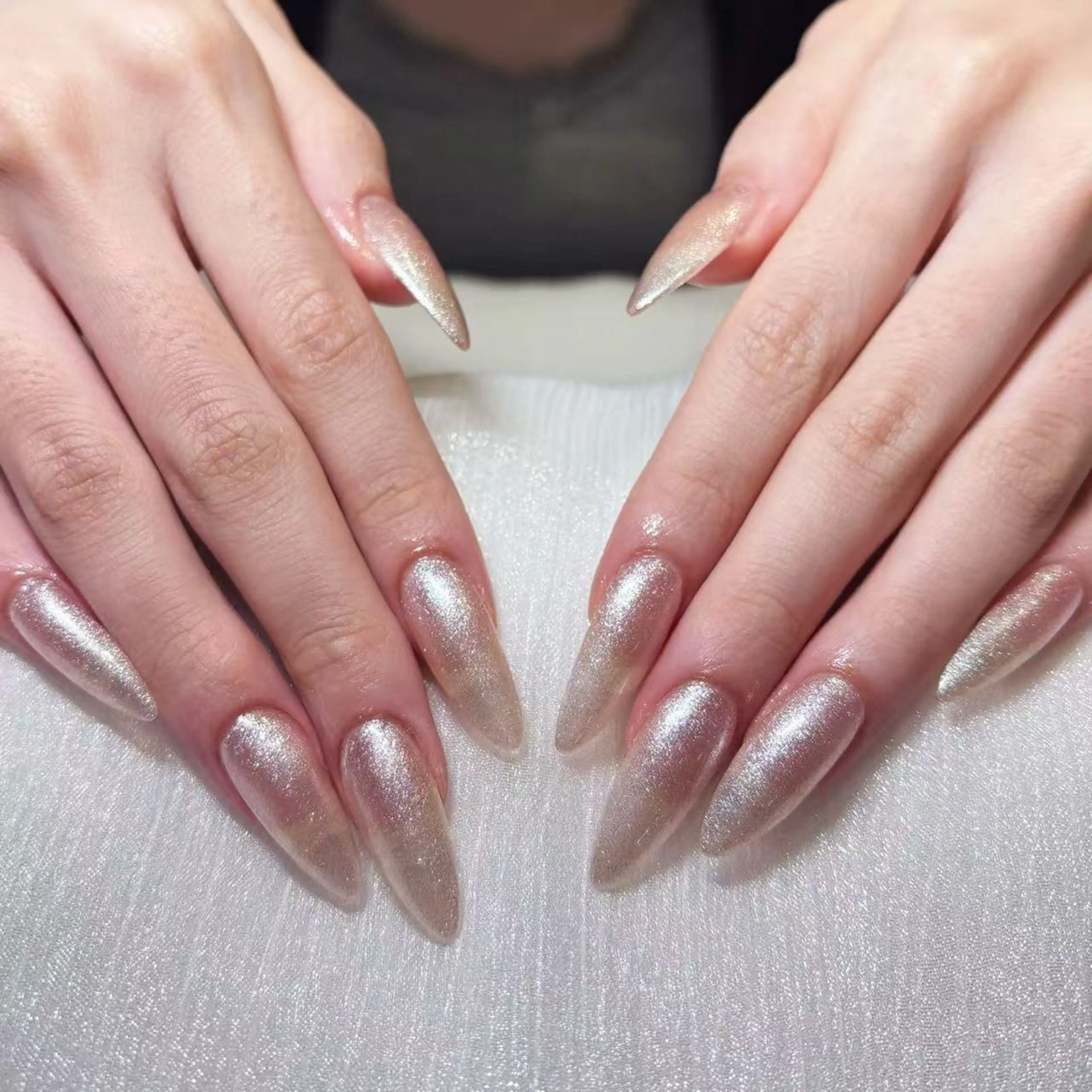 ネイル アートネイル オーロラネイル ガーリー キラキラネイル 韓国ネイル ハンドネイル ハンドケア DEMAIN- ERIのネイルデザイン