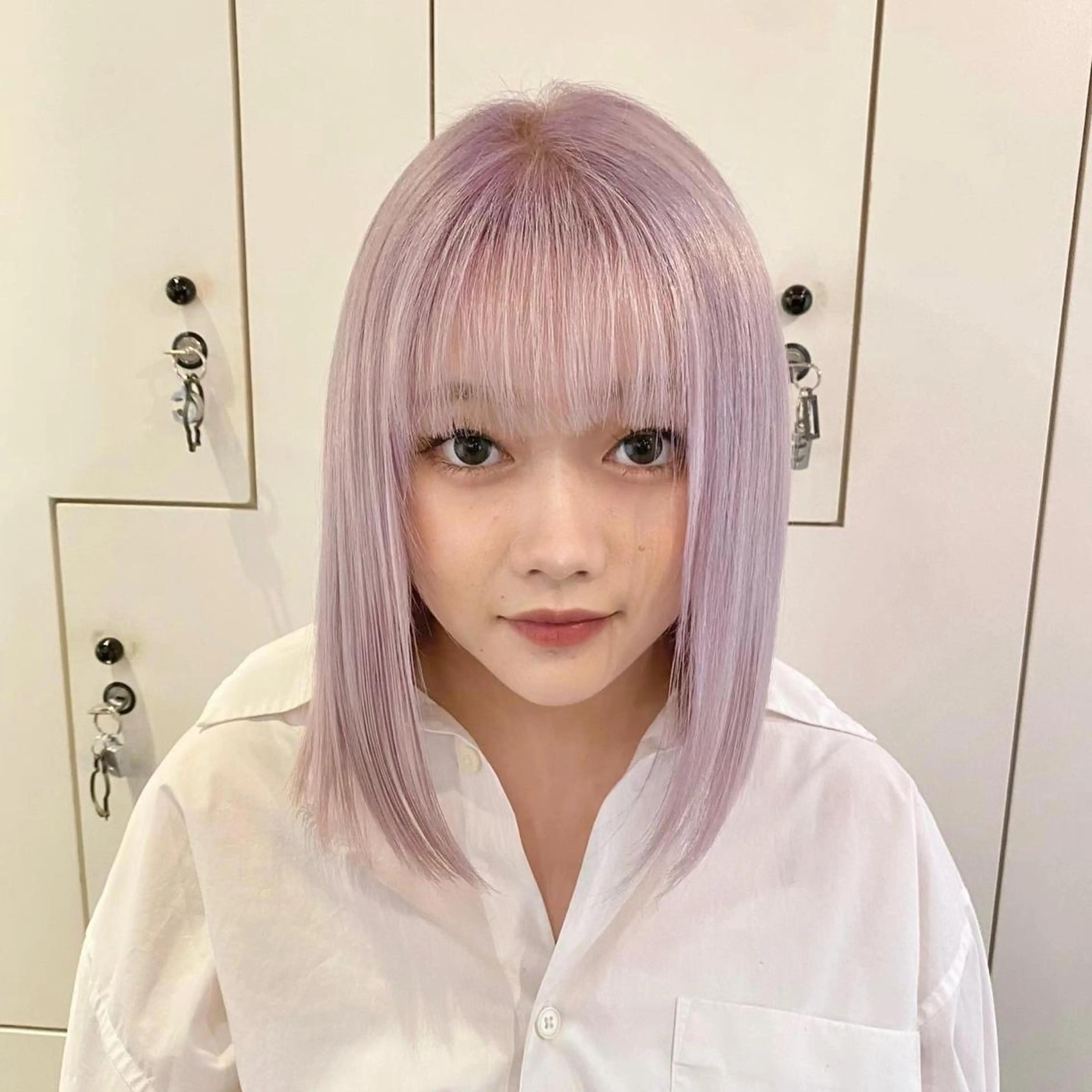 ミディアム カラー カット ヘアカラー トリートメント 梅田ハイトーン チダ ヒナノのヘアスタイル