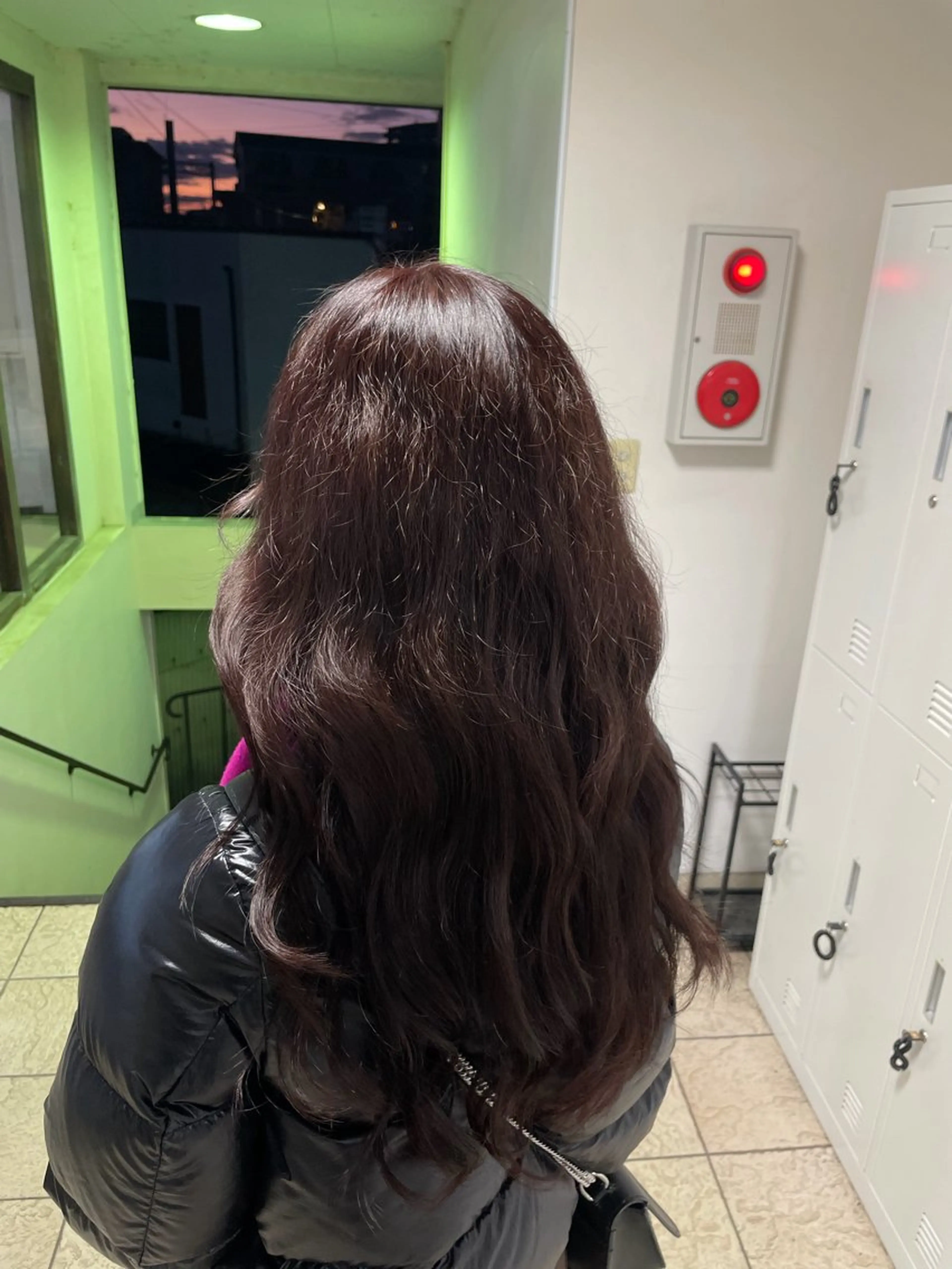 セミロング TIDEHAIR 志羽のヘアスタイル