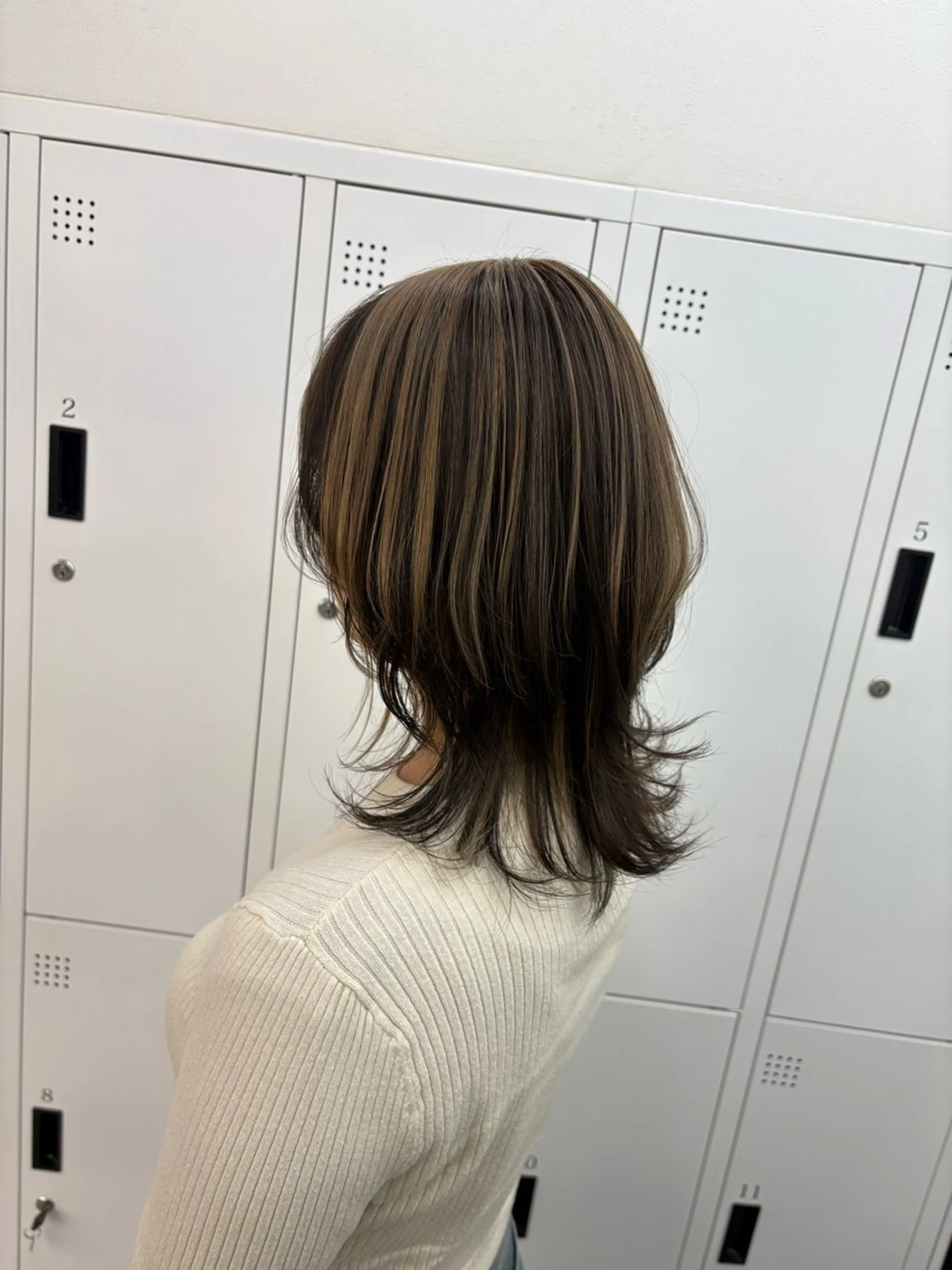 ミディアム カット ヘアカラー 綾乃／デザインカラー ／ハイトーン／ボブのヘアスタイル