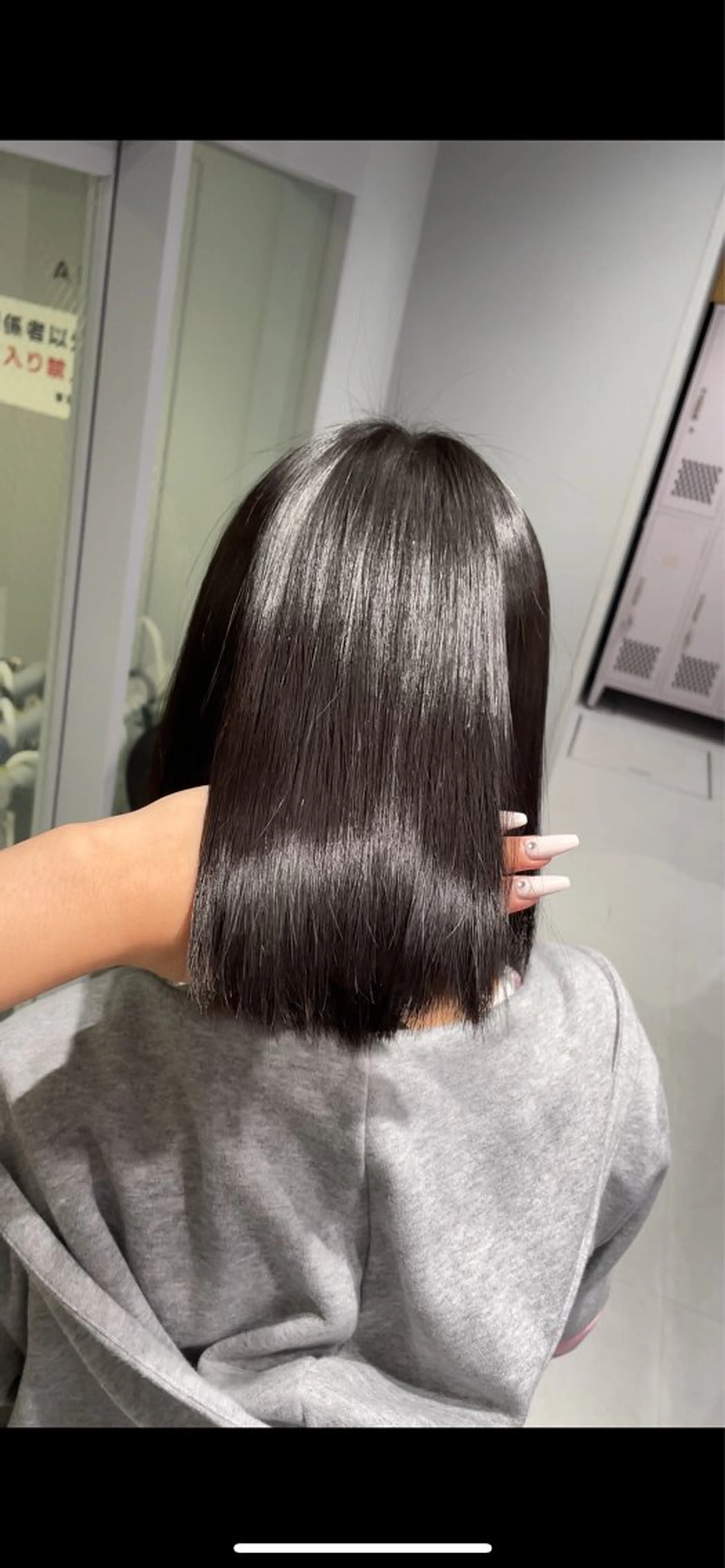 ショート 菜々🫧新宿 透明感ケアブリーチのヘアスタイル