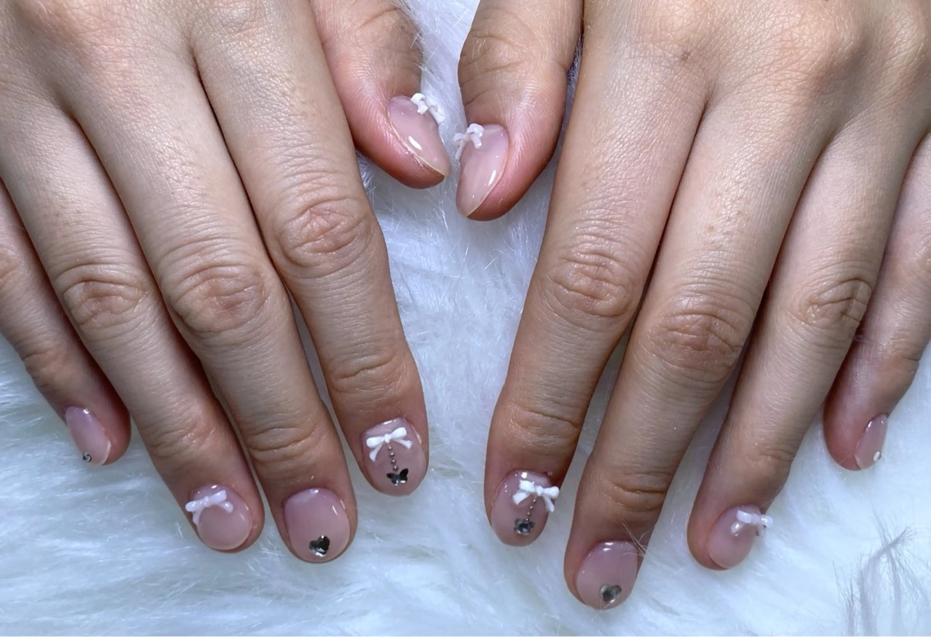 ネイル ハンドネイル エリアネイルサロン所属・つ きのネイルデザイン