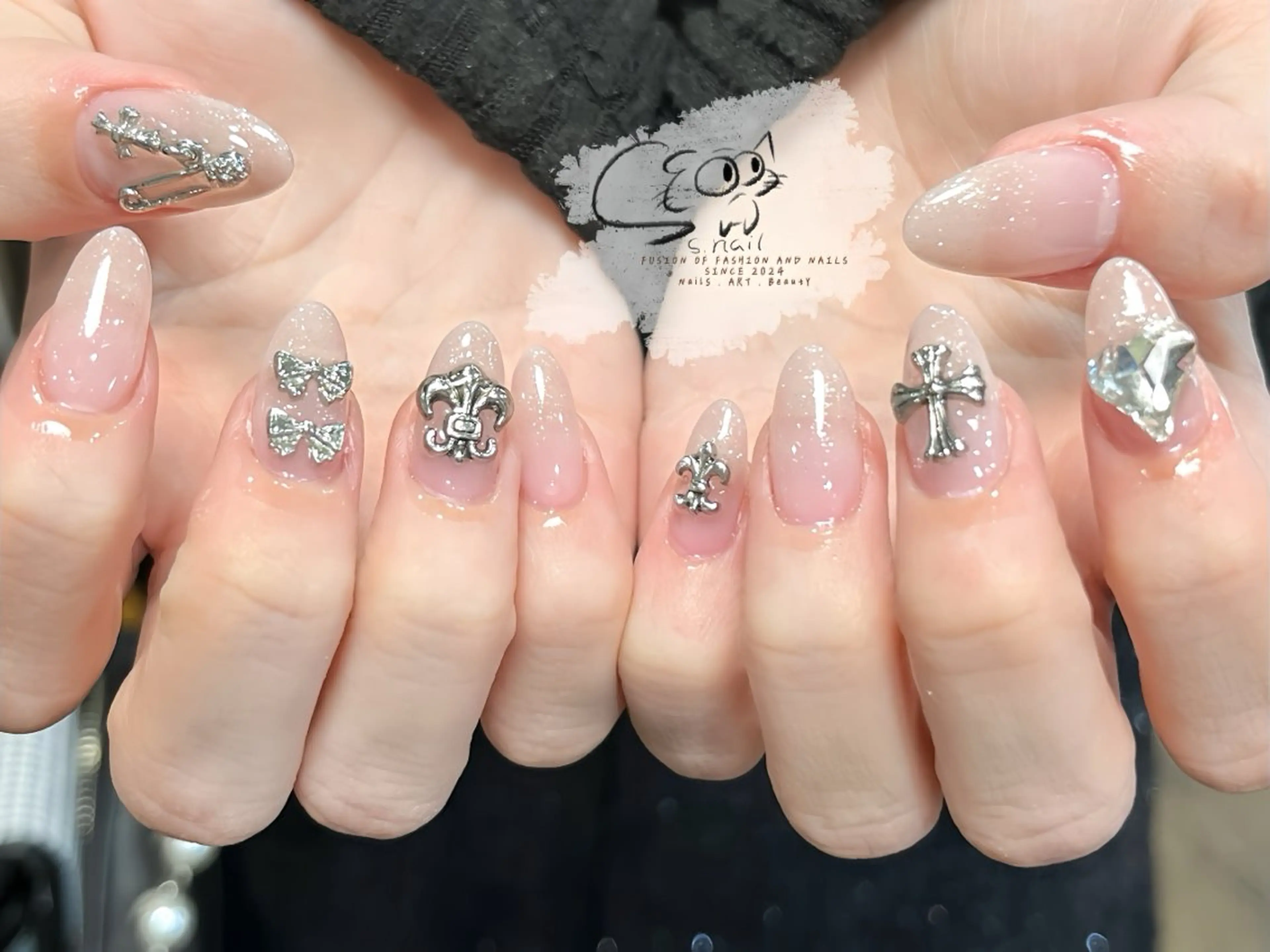 ネイル チークネイル フレンチネイル グラデーション マグネットネイル ワンカラーネイル ハンドネイル S.nail所属・S.nail _のネイルデザイン