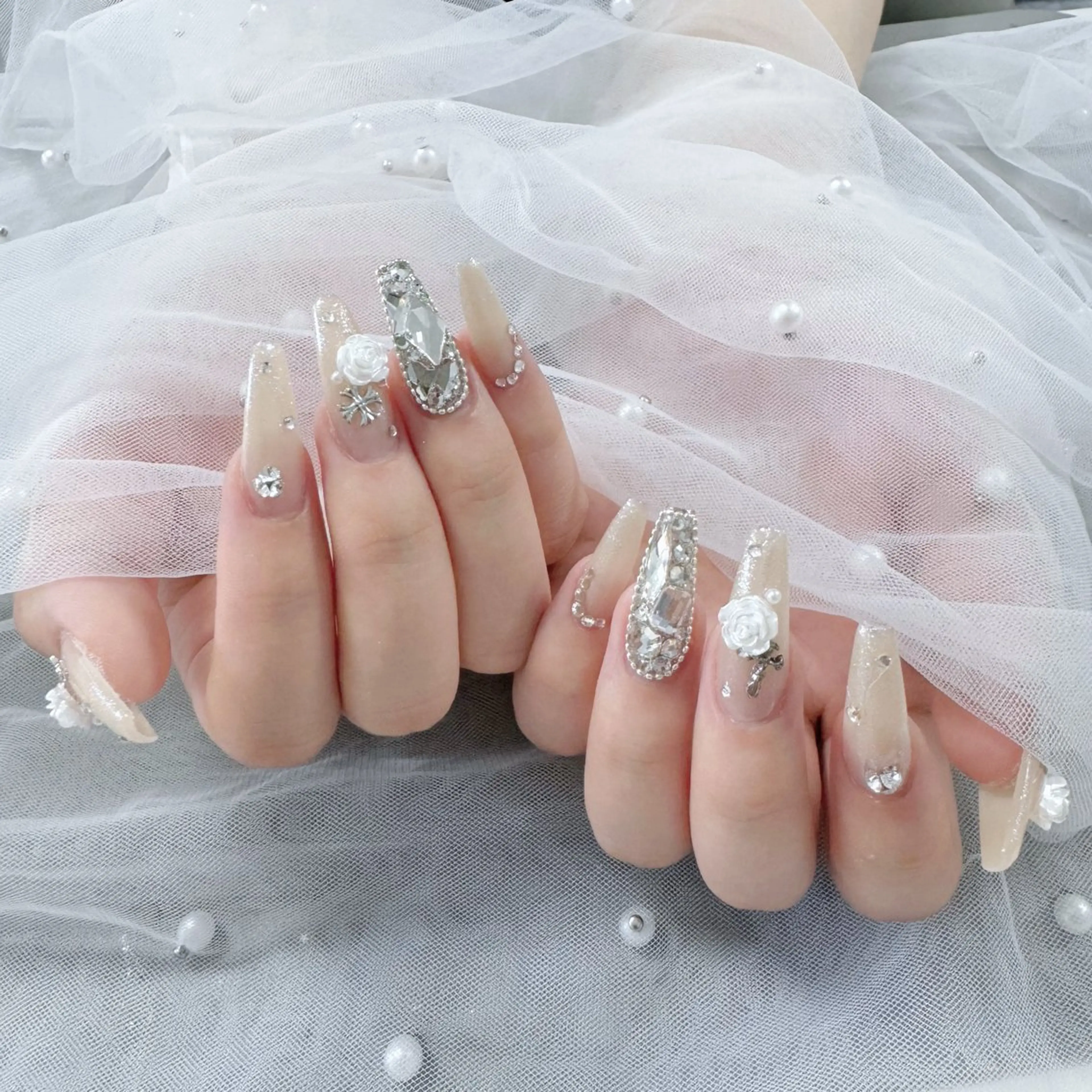 ネイル オーロラネイル クリアネイル フラッシュネイル ジェルネイル グラデーション ハンドネイル LilyLala Nailsalonのネイルデザイン