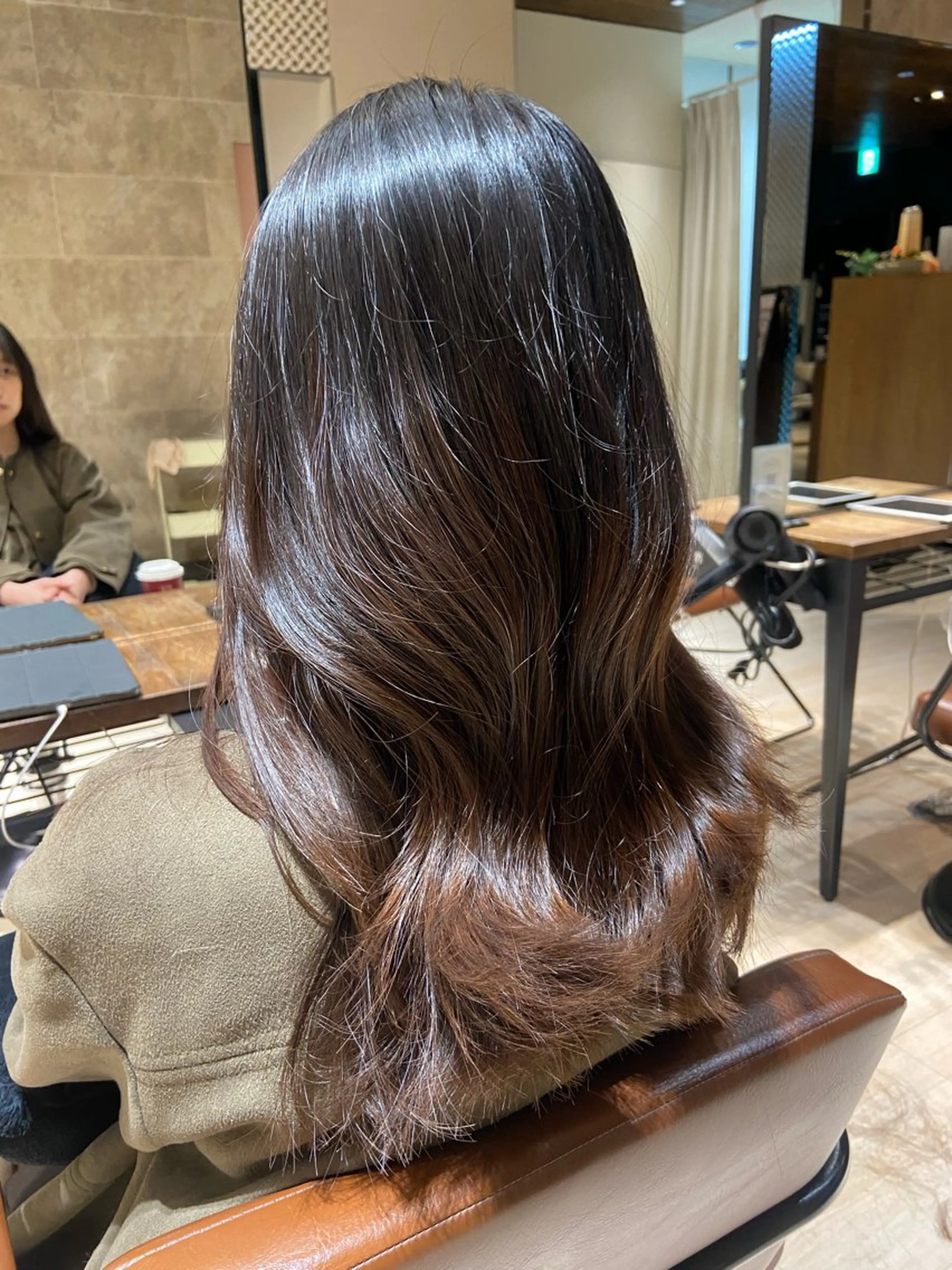 セミロング 🎀大竹美侑／顔まわ りカット／レイヤーのヘアスタイル