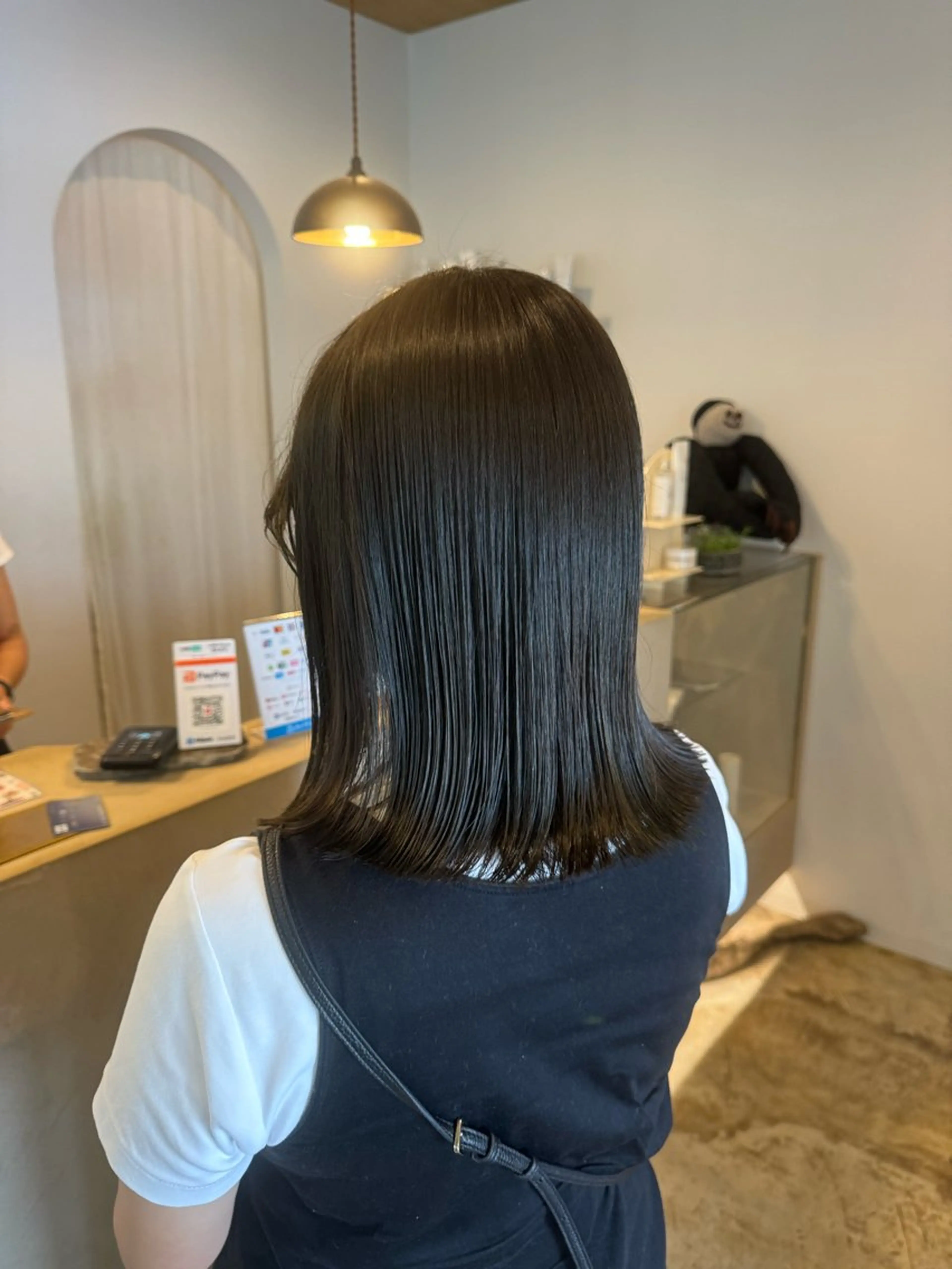 ミディアム カラー ブリーチ ダブルカラー グレージュ ブリーチなしカラー オリーブグレージュ 咲良 / allum 鈴鹿のヘアスタイル