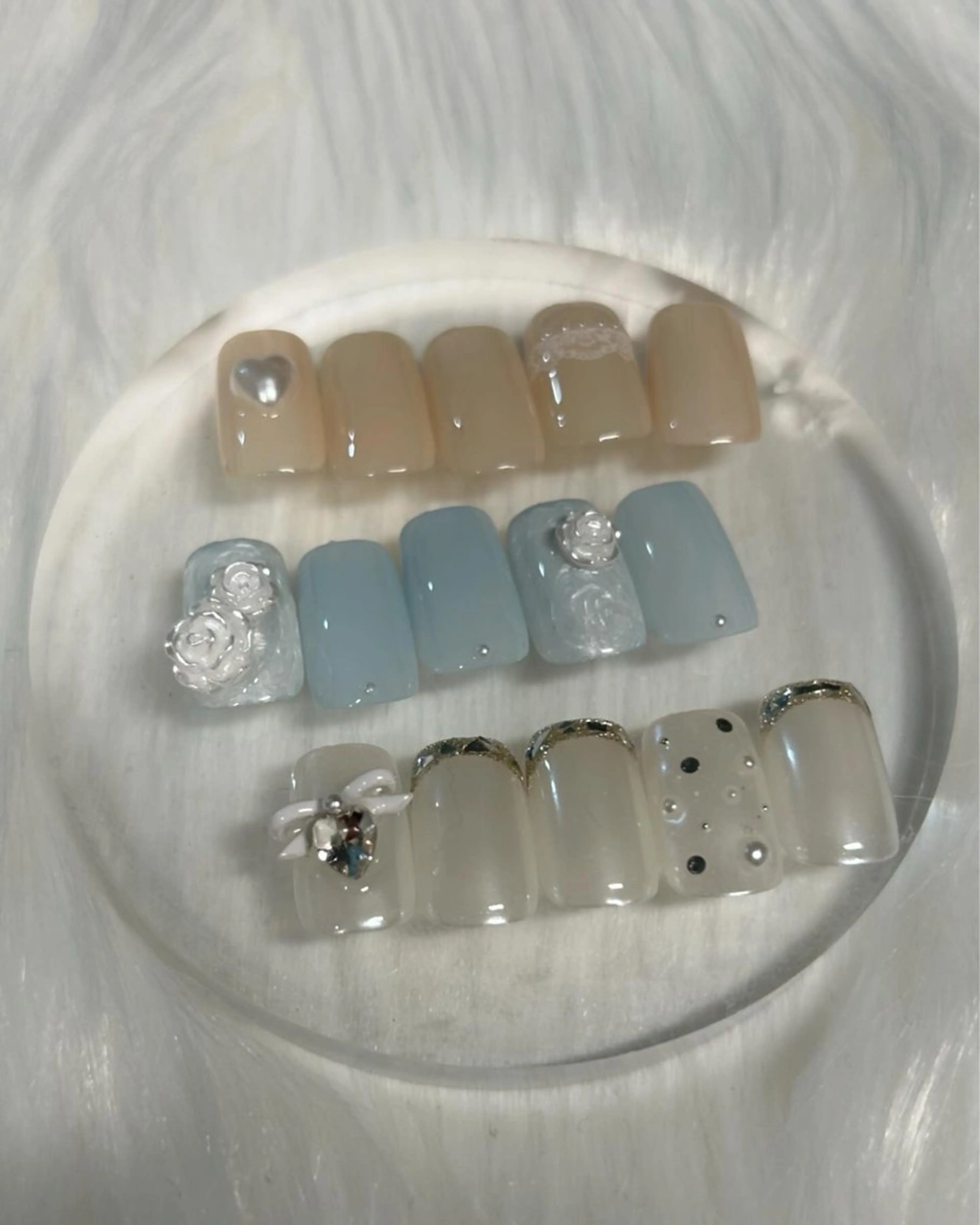 ネイル フレンチネイル ガーリー ガラスフレンチ ハート キラキラネイル ハンドネイル ハンドケア lyly.nail所属・lylynail YUUKAのネイルデザイン