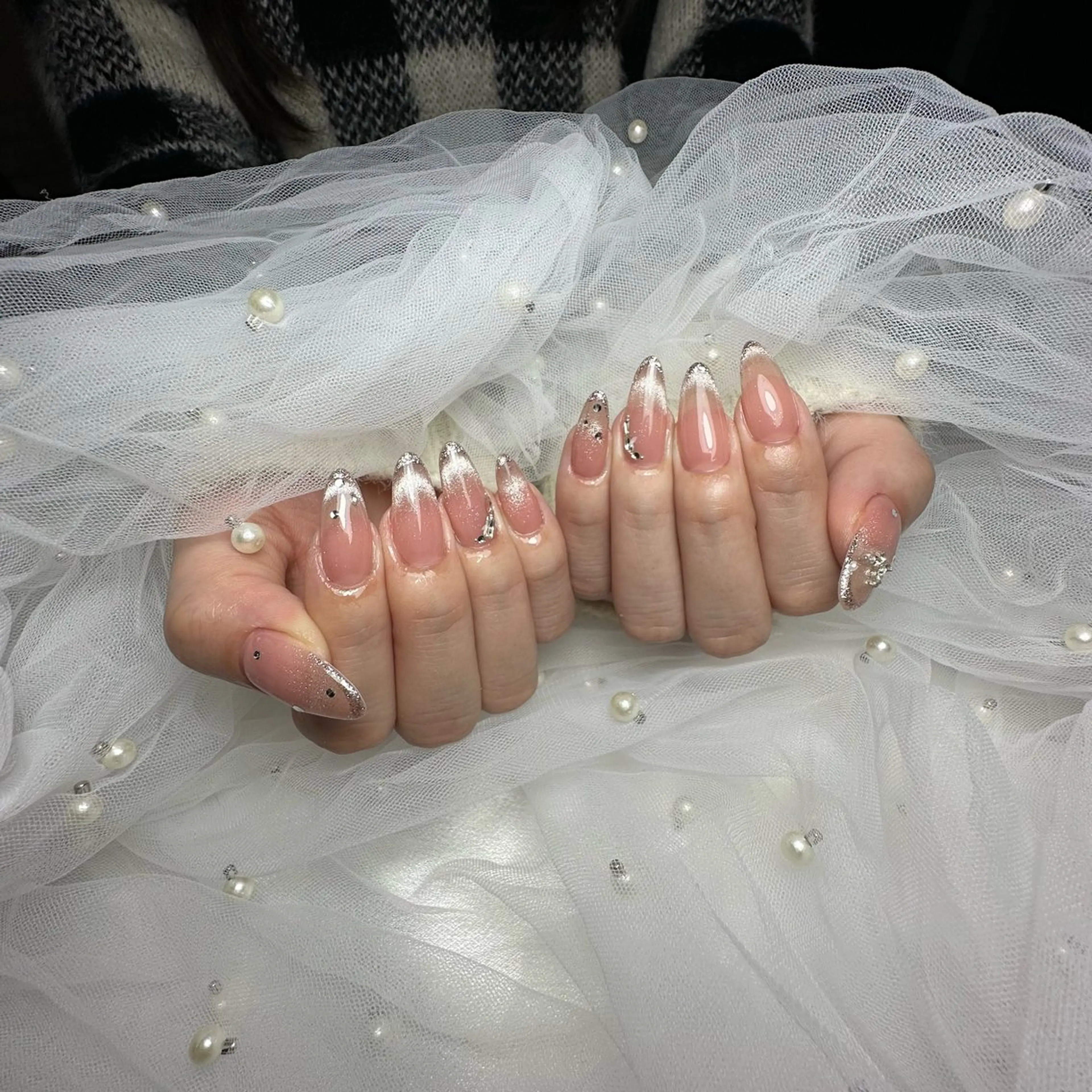 ネイル repos~ルポ~所属・里見 麗のネイルデザイン