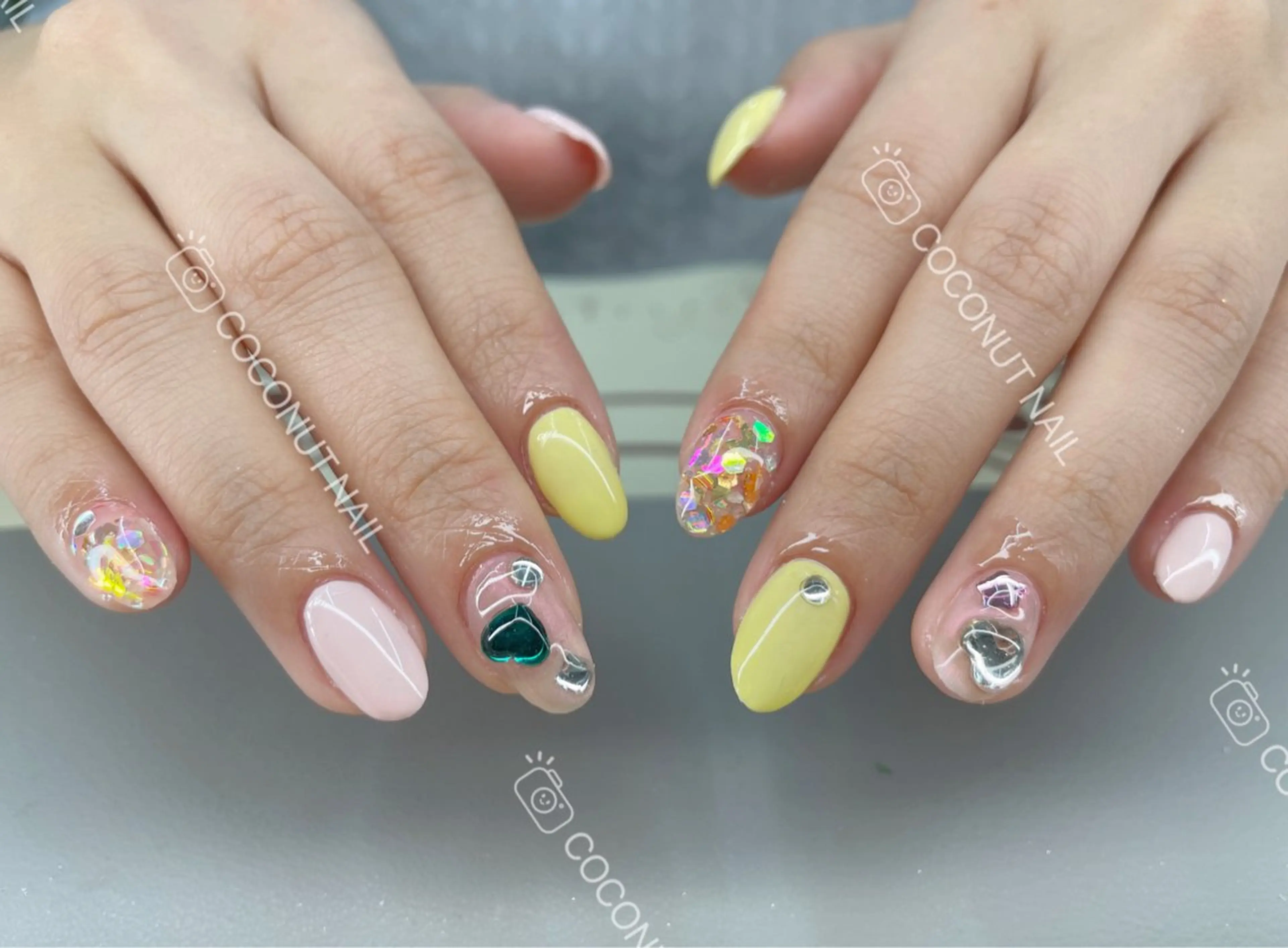 ネイル ハンドネイル 神田 ココナッツのネイルデザイン