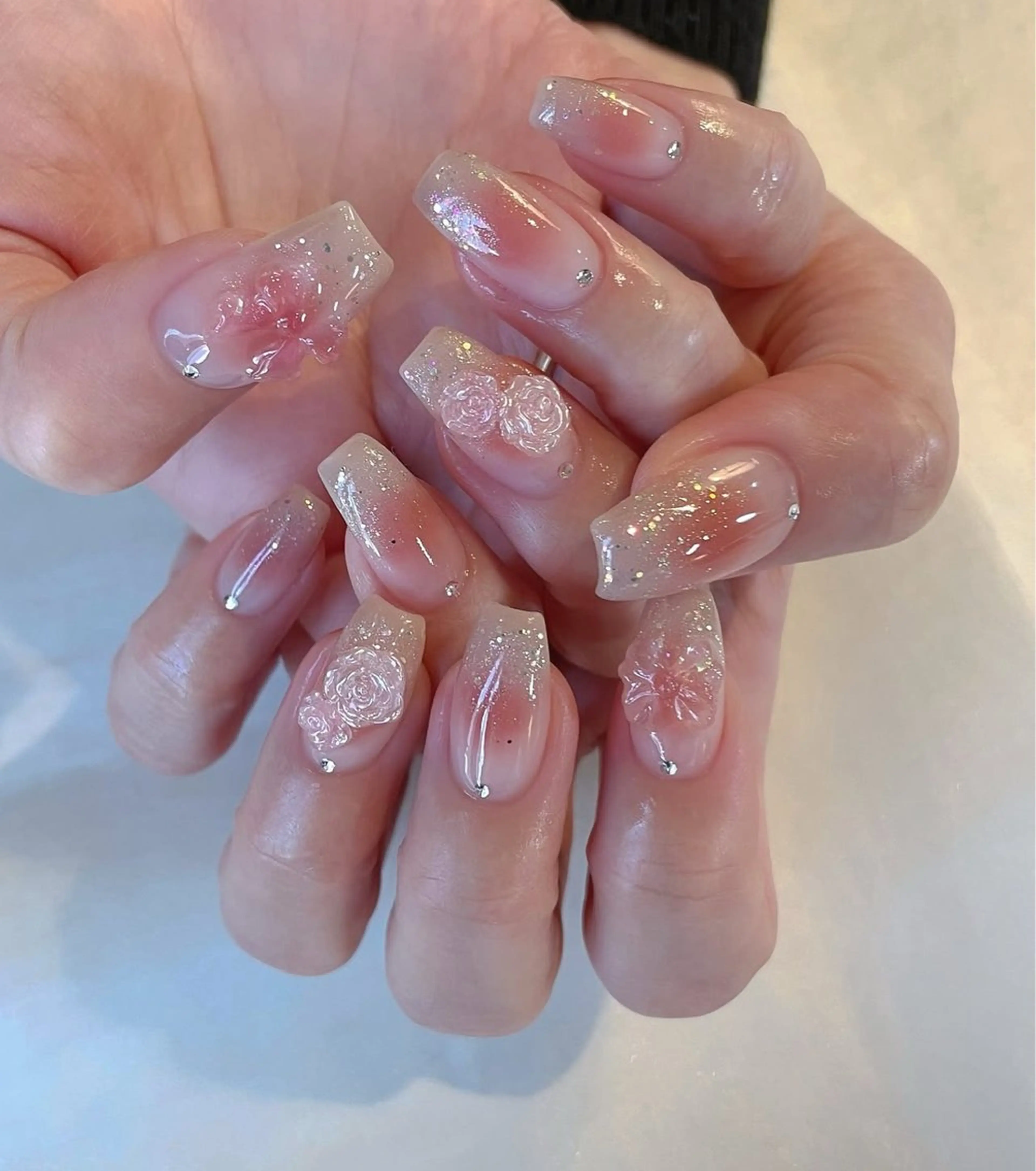 ネイル オーロラネイル クリアネイル フラッシュネイル ジェルネイル グラデーション ハンドネイル Amee Nail Salonのネイルデザイン