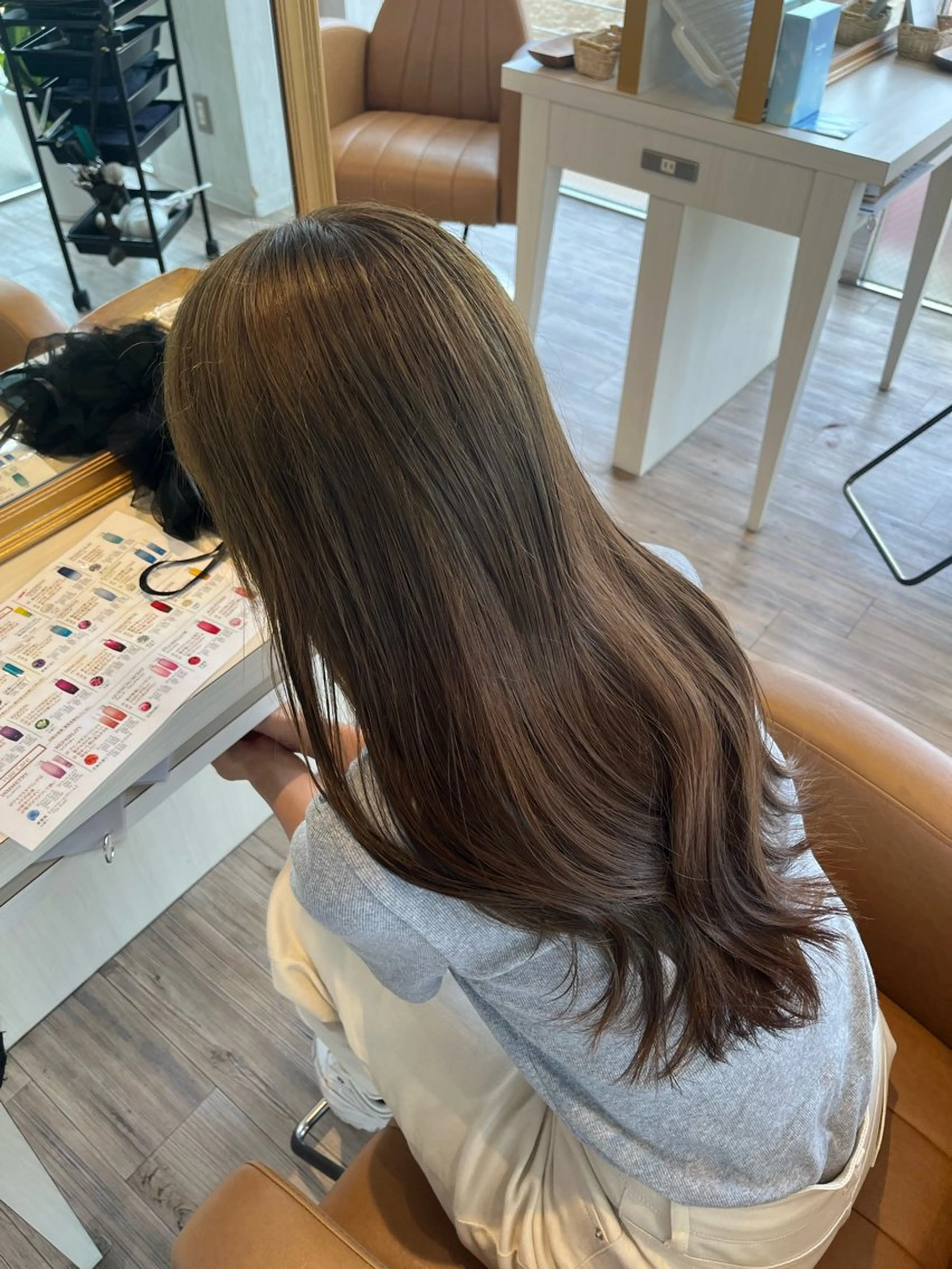 ロング カラー ベージュカラー ブリーチ ブリーチなしカラー オリーブベージュ ヘアカラー ブリーチなしWカラー レイヤー/Rickyのヘアスタイル