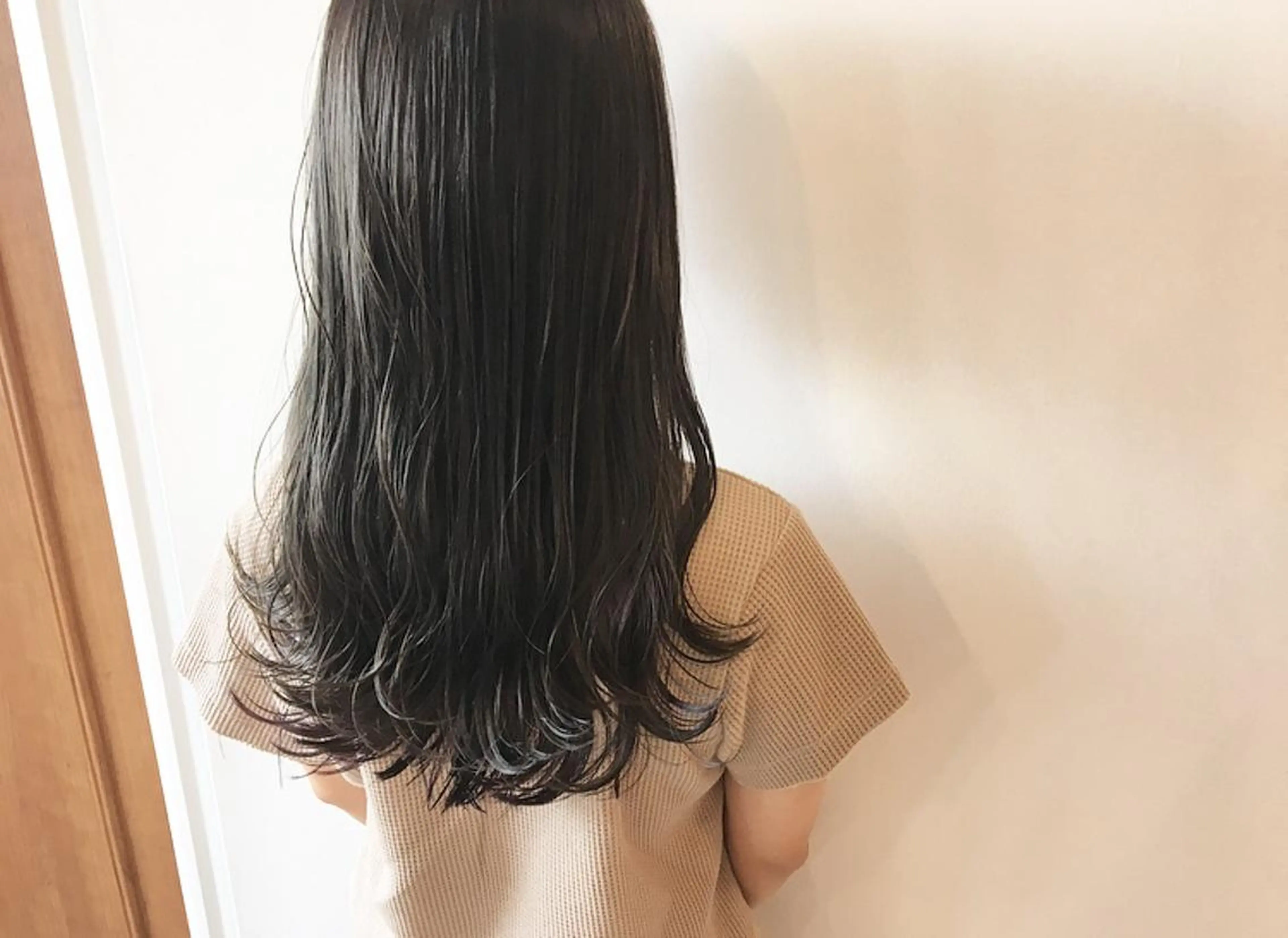 セミロング カラー 透明感カラー グレージュ ヘアカラー 鈴木 翔梧のヘアスタイル