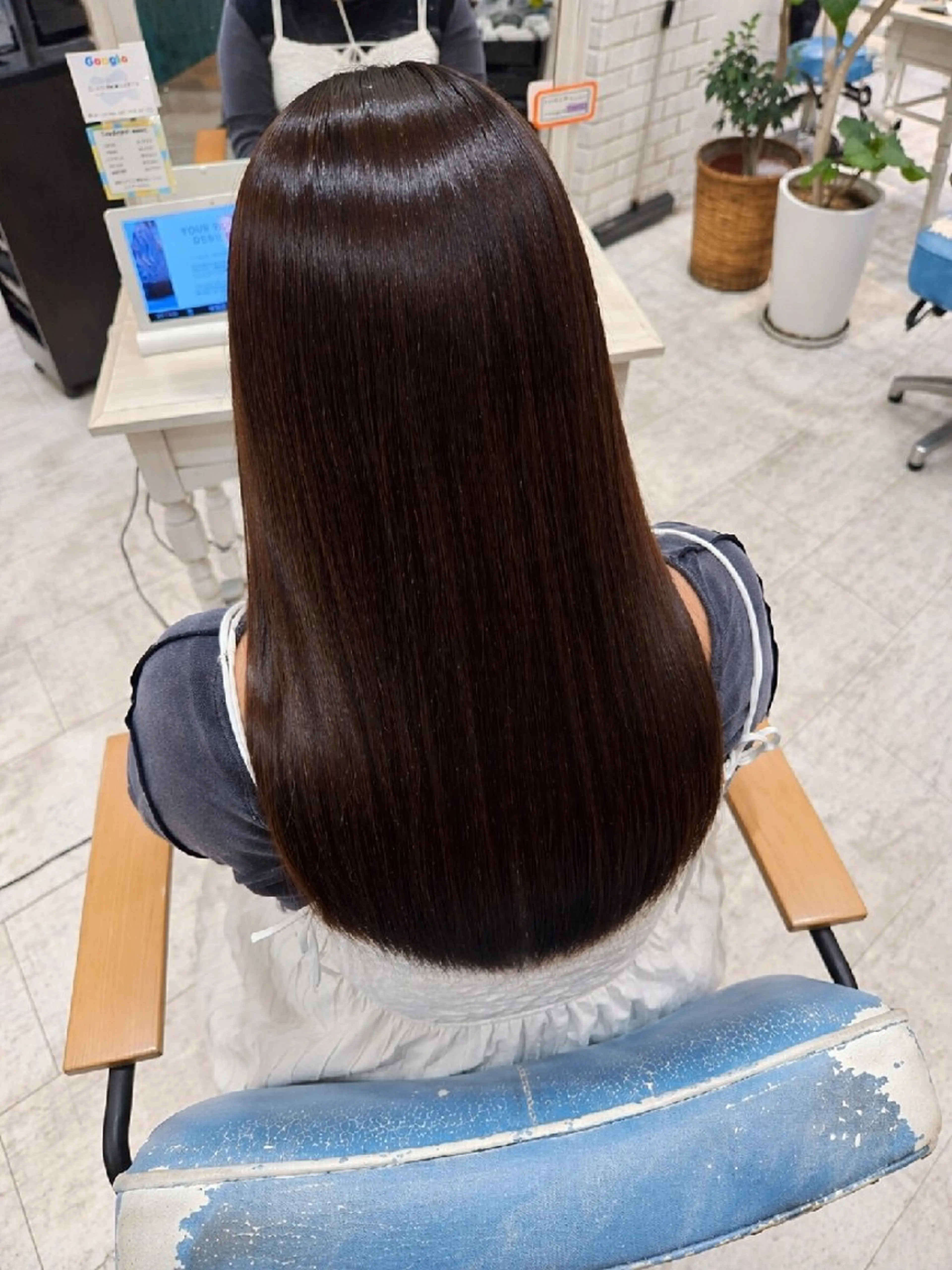 セミロング パーマ セミロングパーマ 顔周りカット 髪質改善 韓国風ヘア レイヤーカット レイヤーカット/ 髪質改善/代表西村のヘアスタイル