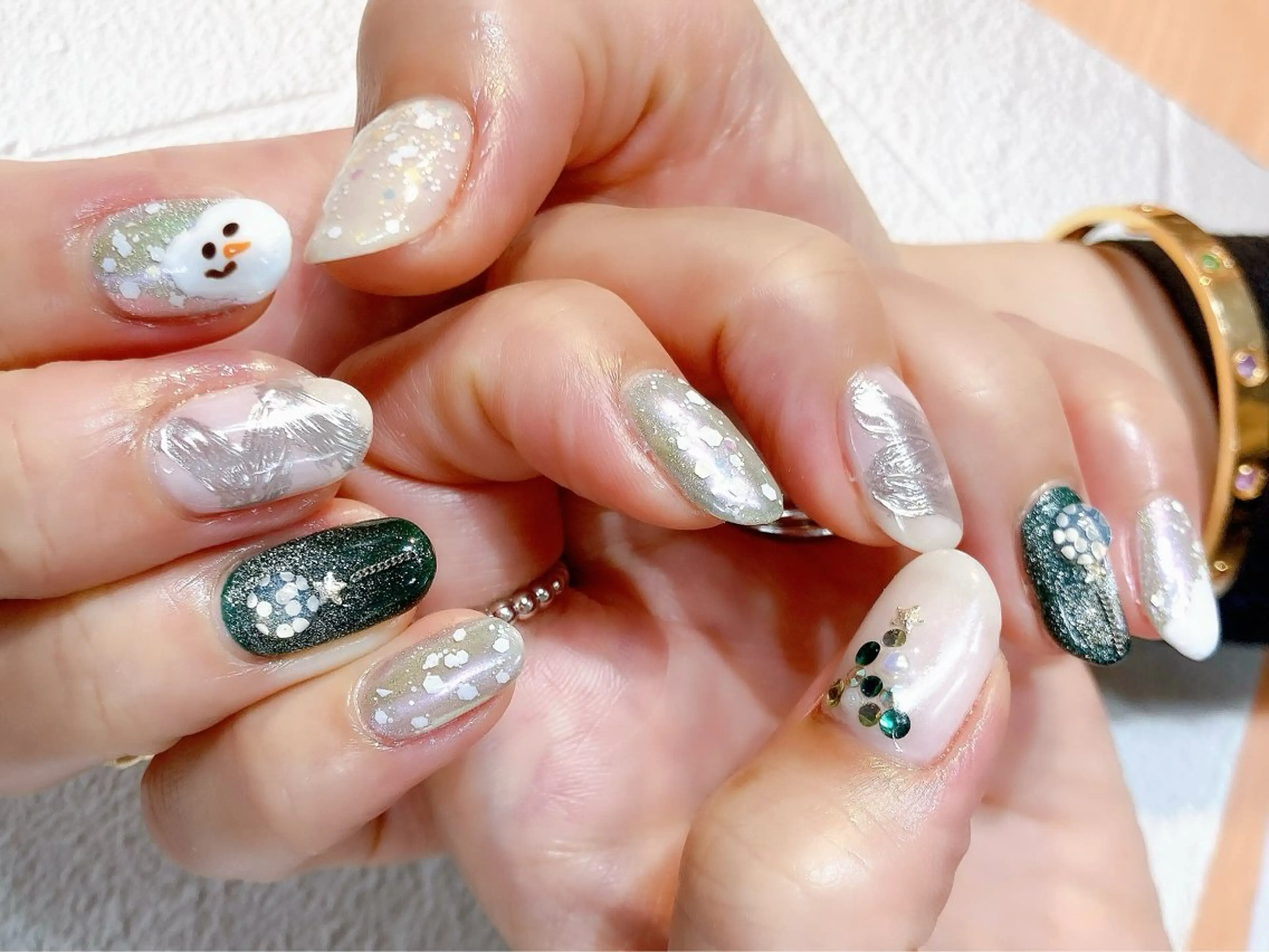 ネイル マグネットネイル 冬ネイル クリスマス iroam所属・Keiko🧸 大人可愛いネイルのネイルデザイン