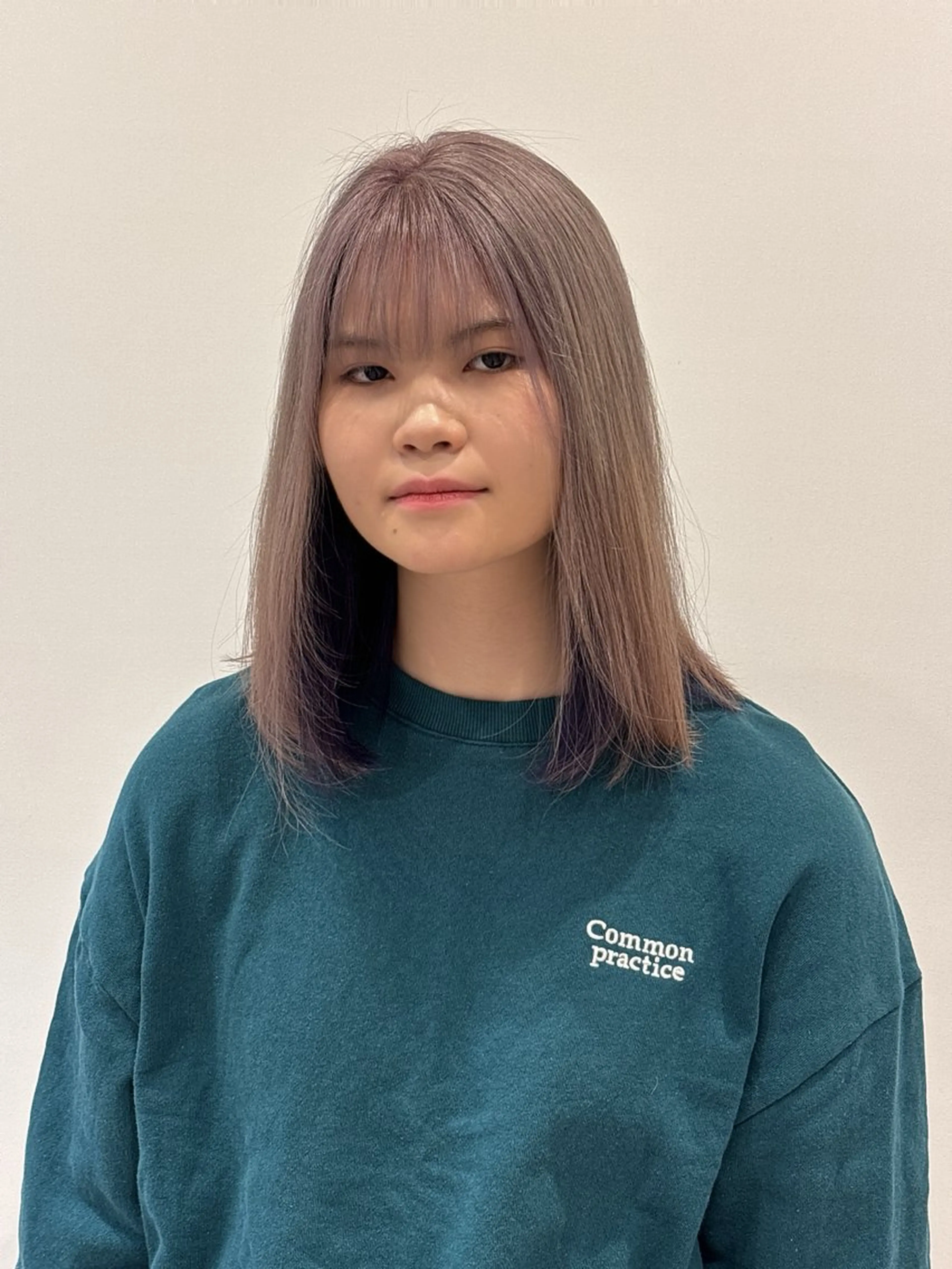 セミロング カラー ベージュカラー パープルカラー ホワイトベージュ ヘアカラー 💐レイヤー/透明感 カラー💐智口彩香のヘアスタイル