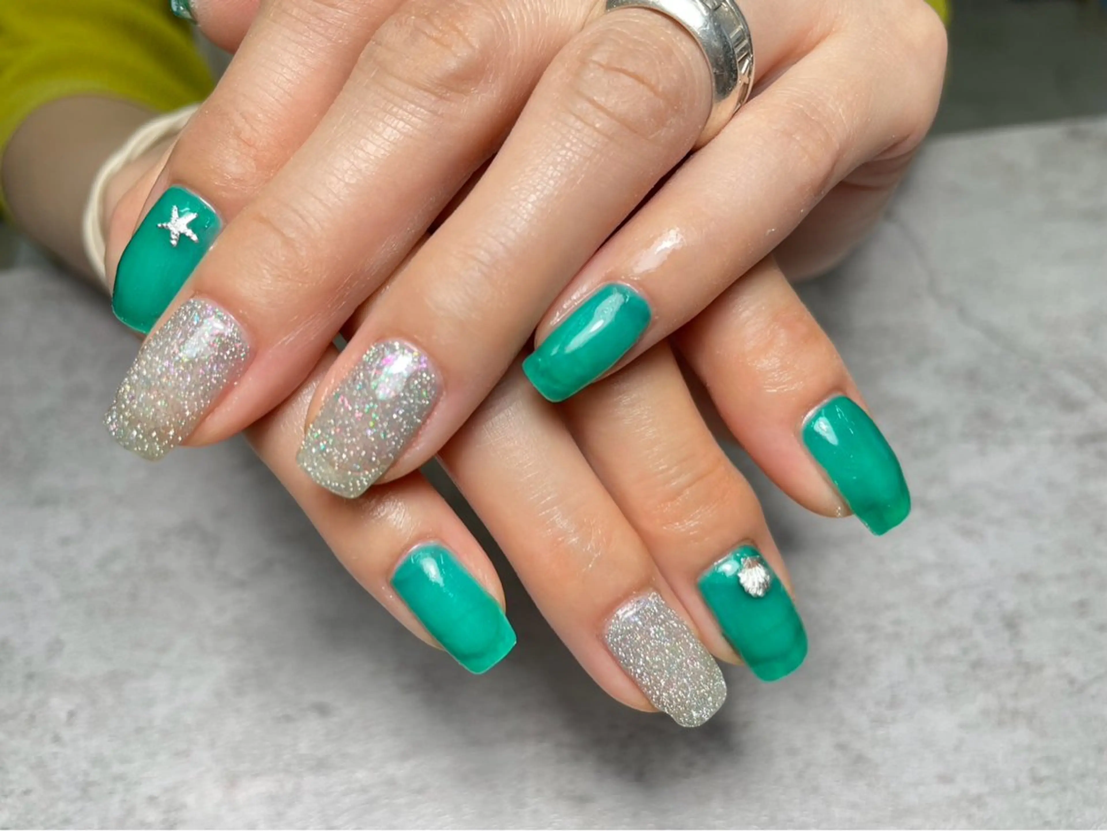 ネイル グリーン K+1所属・k+1💅🏻 miyukiのネイルデザイン