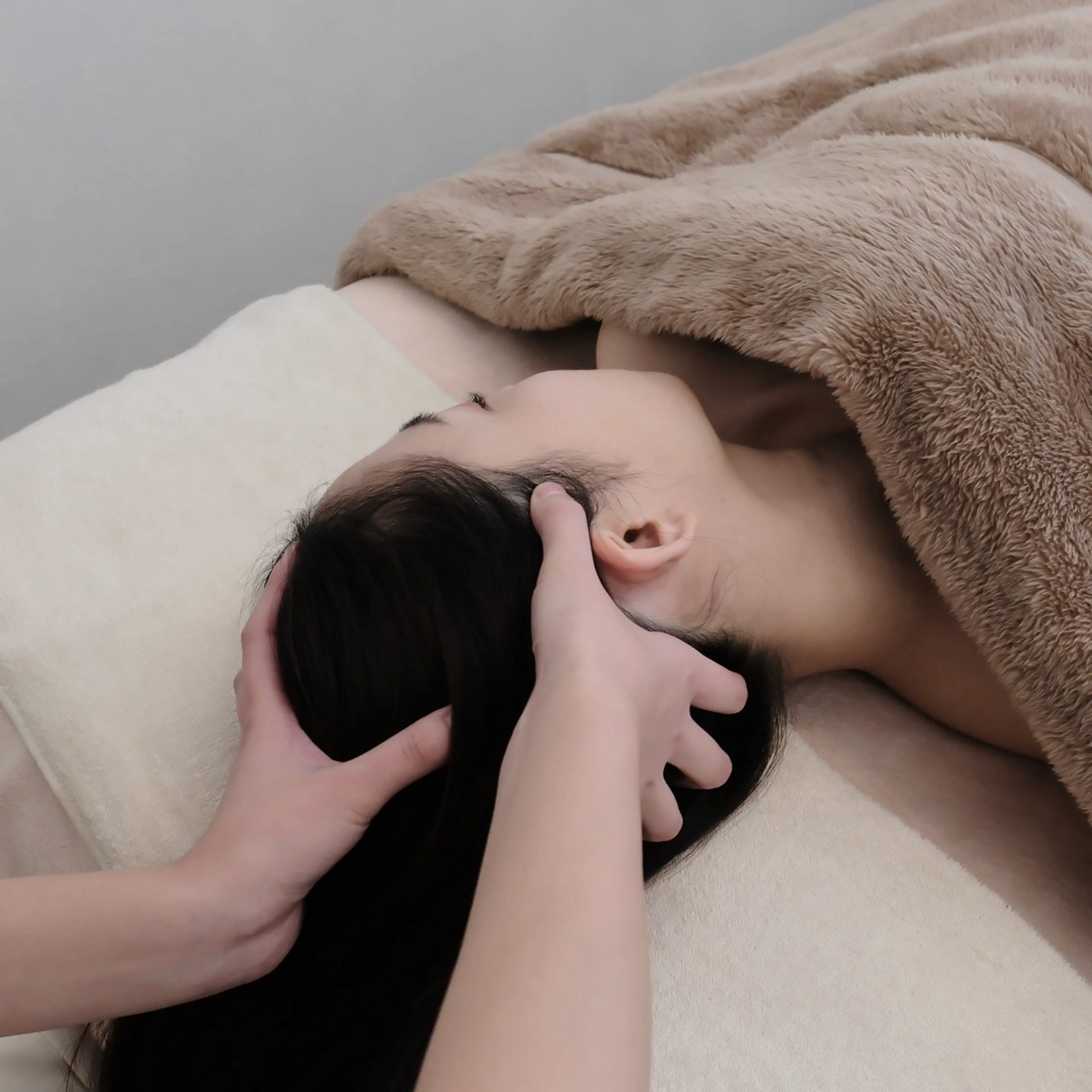 秋限定♪肩周りまで一緒にほぐすドライヘッドスパ60分コースの写真