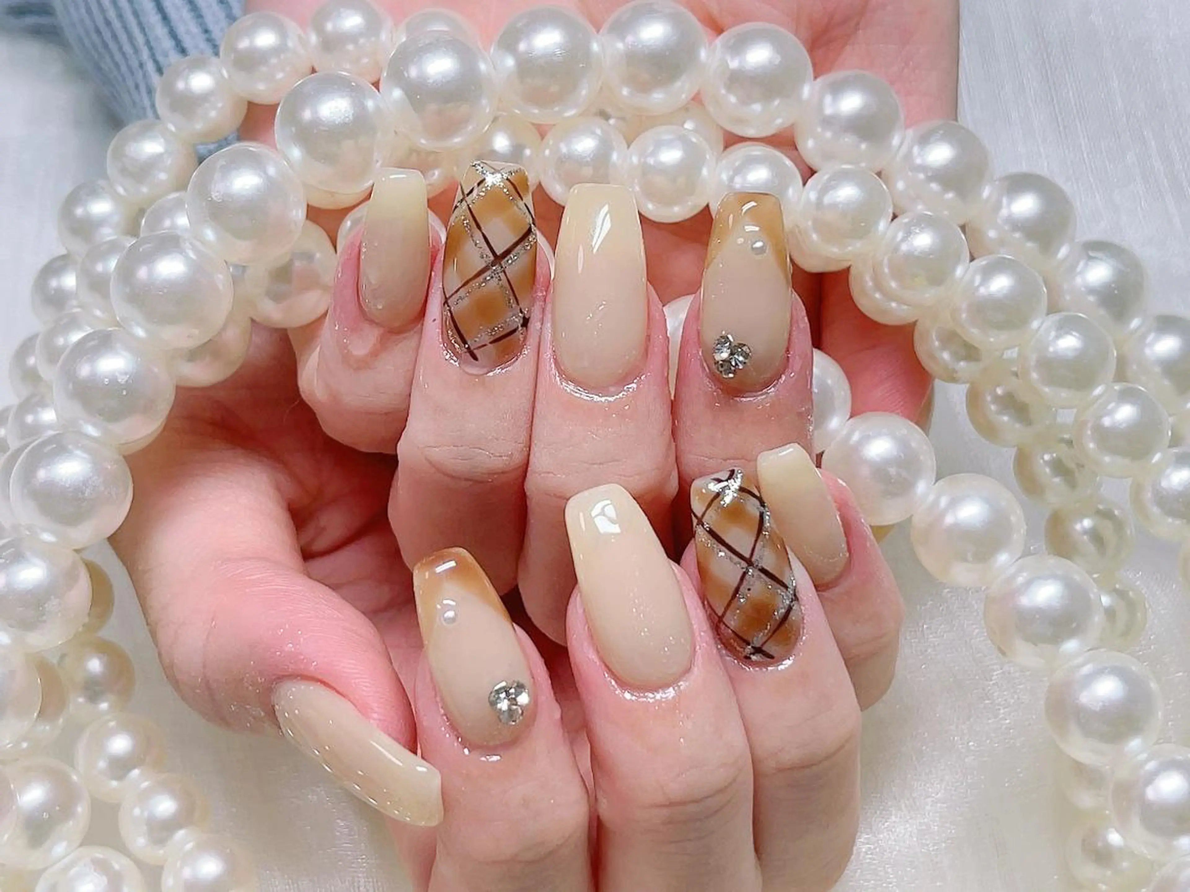 ネイル オーロラネイル 長さ出し フレンチネイル ガーリー キラキラネイル Lucky nail salonのネイルデザイン