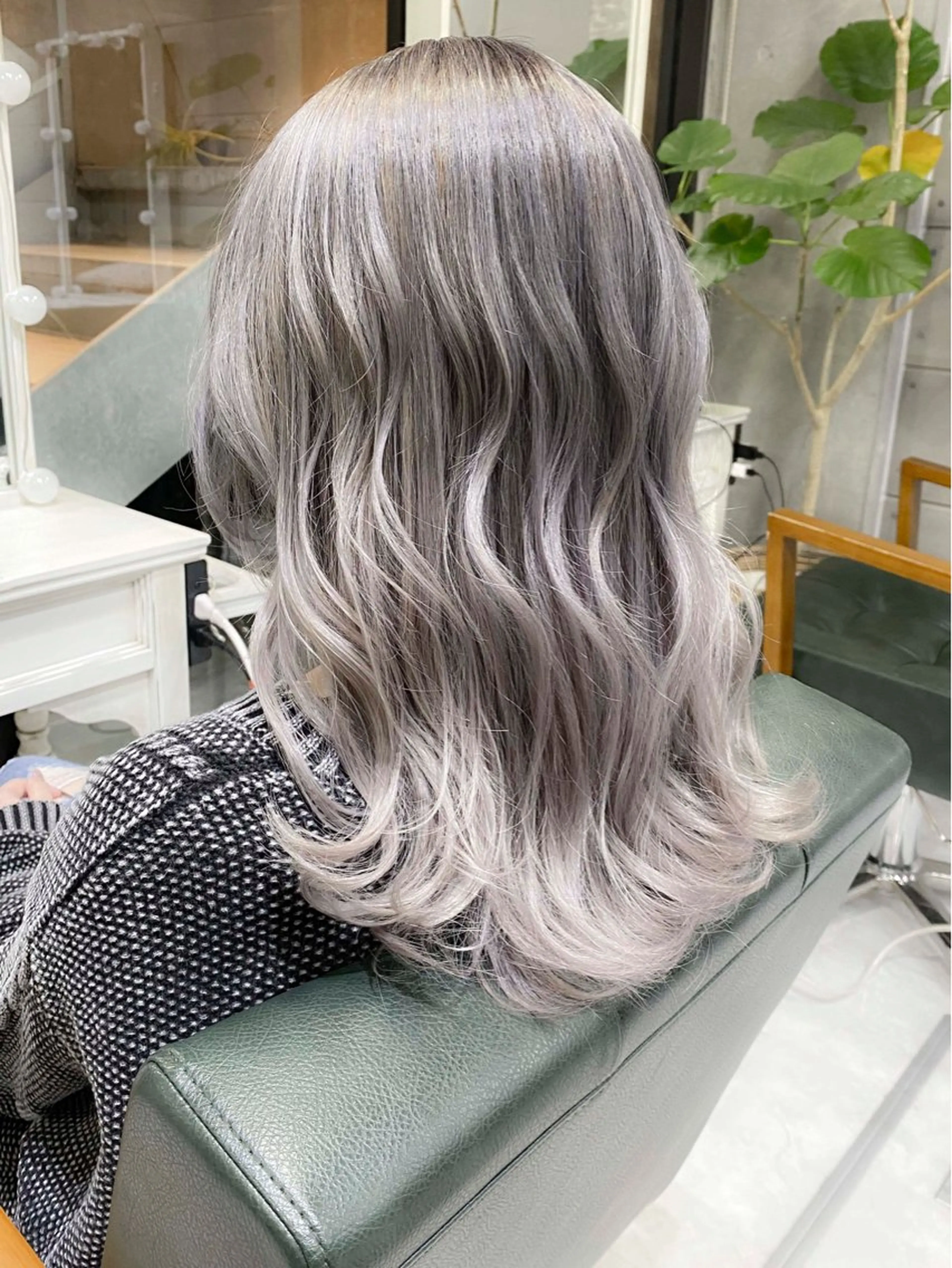 ロング カラー ヘアアレンジ ブリーチ ケアブリーチ 透明感カラー デザインカラー ハイトーンカラー 𝐑𝐈𝐍𝐊𝐀 🐣🩷のヘアスタイル