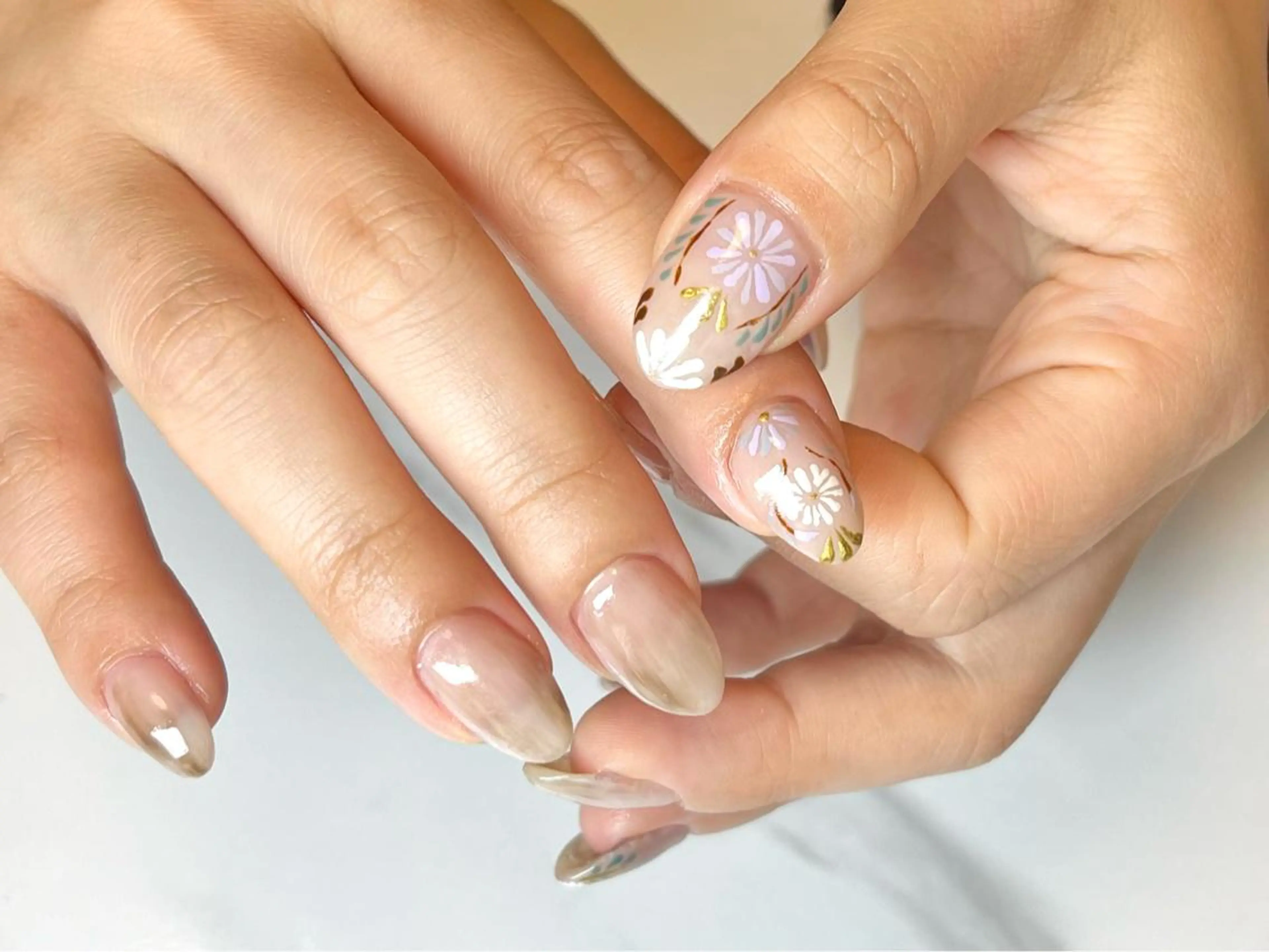 ミディアム ネイリスト シンのネイルデザイン