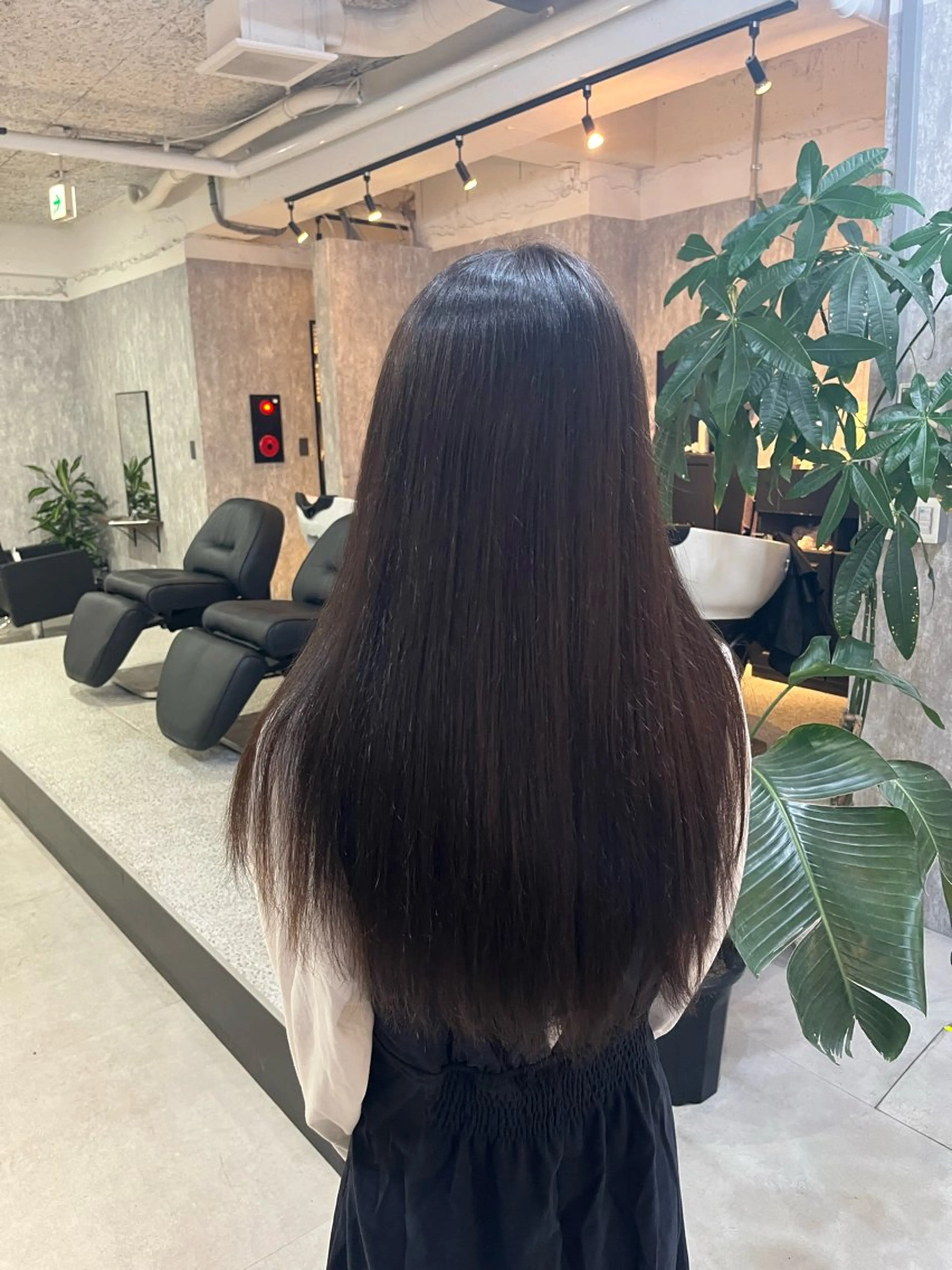 ミディアム 縮毛矯正 TIDEHAIR JUNYAのヘアスタイル