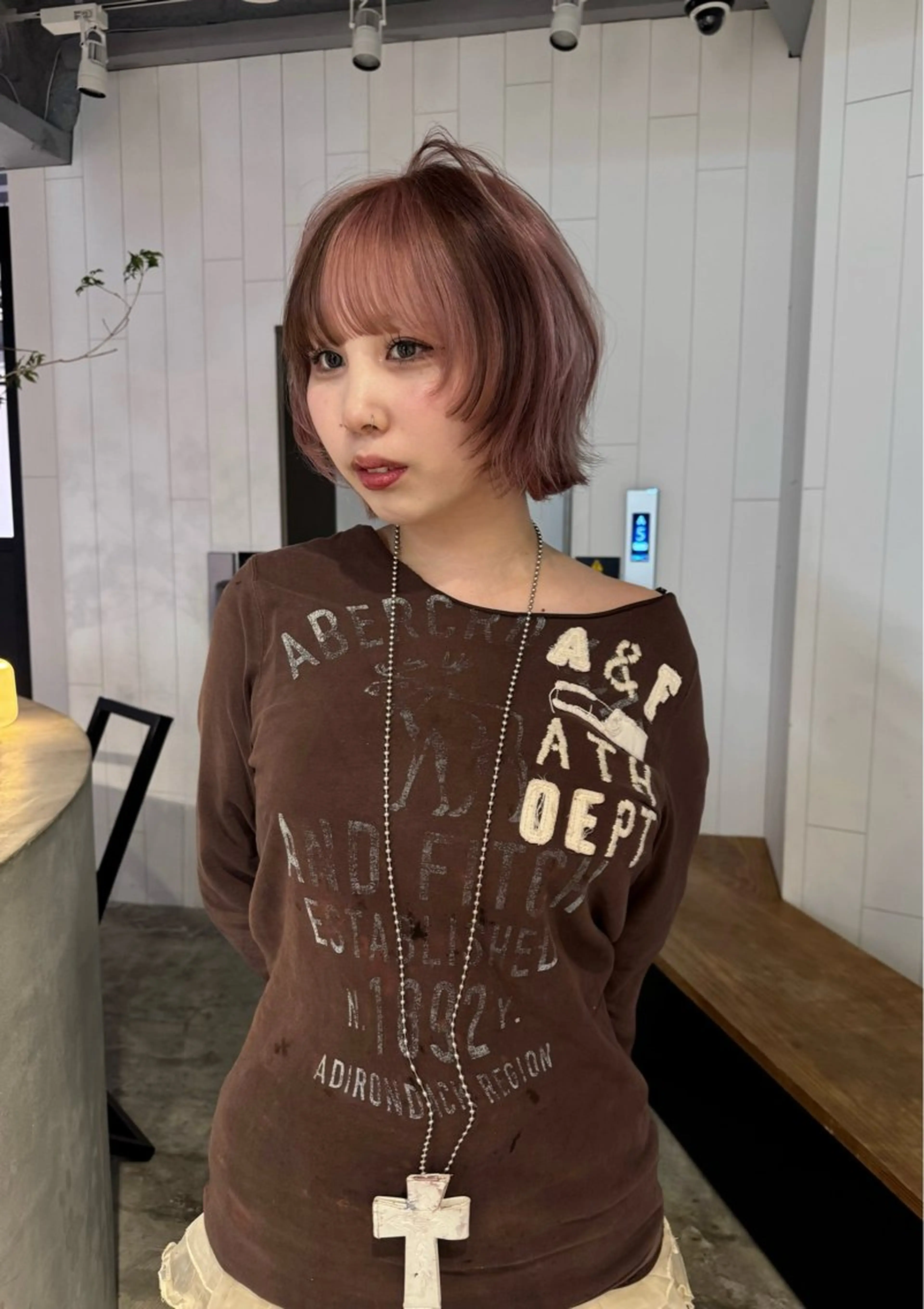 ミディアム カラー カット ヘアカラー ALBUM IKEBUKURO所属・レイヤーカット ブリーチカラーのヘアスタイル