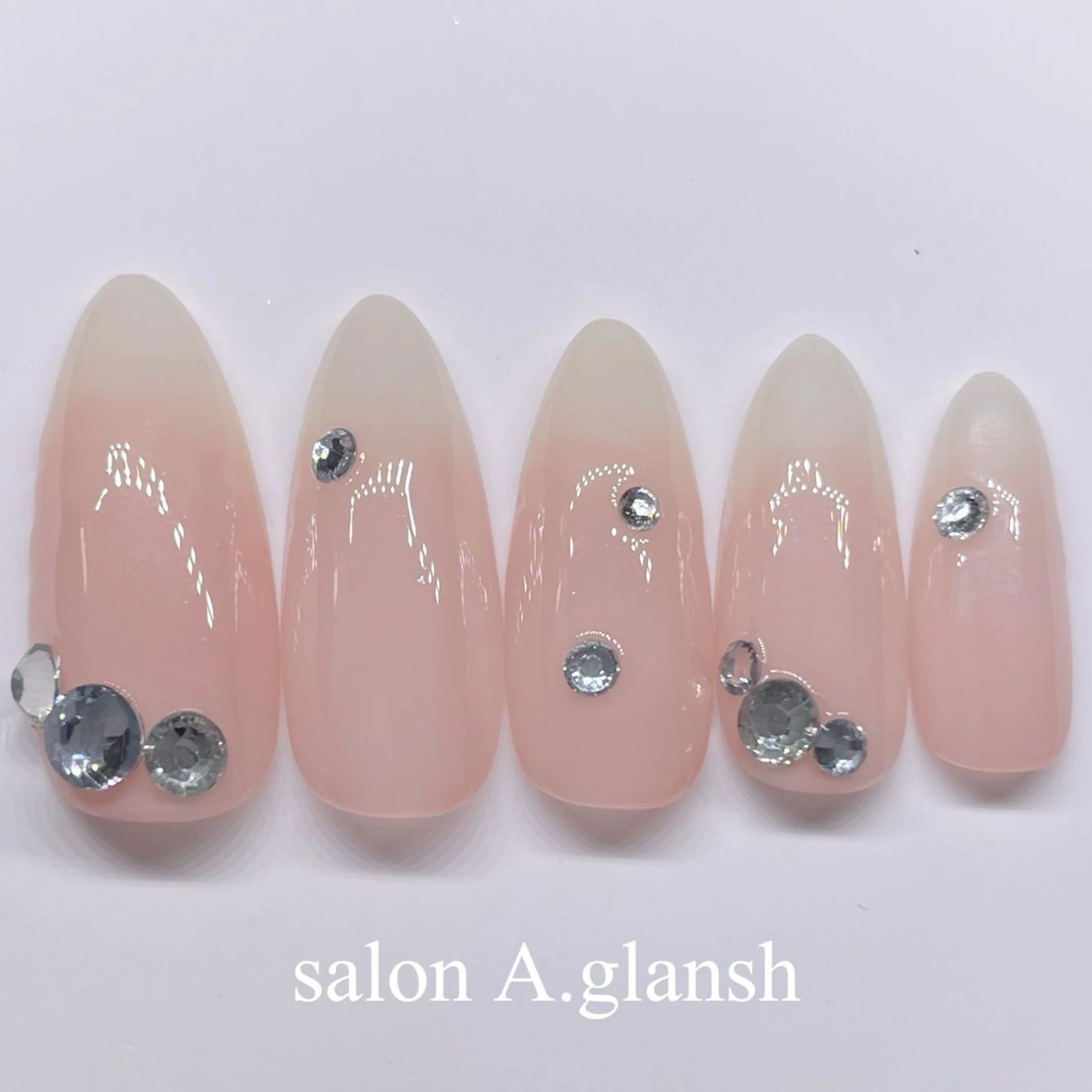 ネイル ハンドネイル salon A.glansh所属・肌質改善salon♪ 効果がわかる♪南森町のネイルデザイン