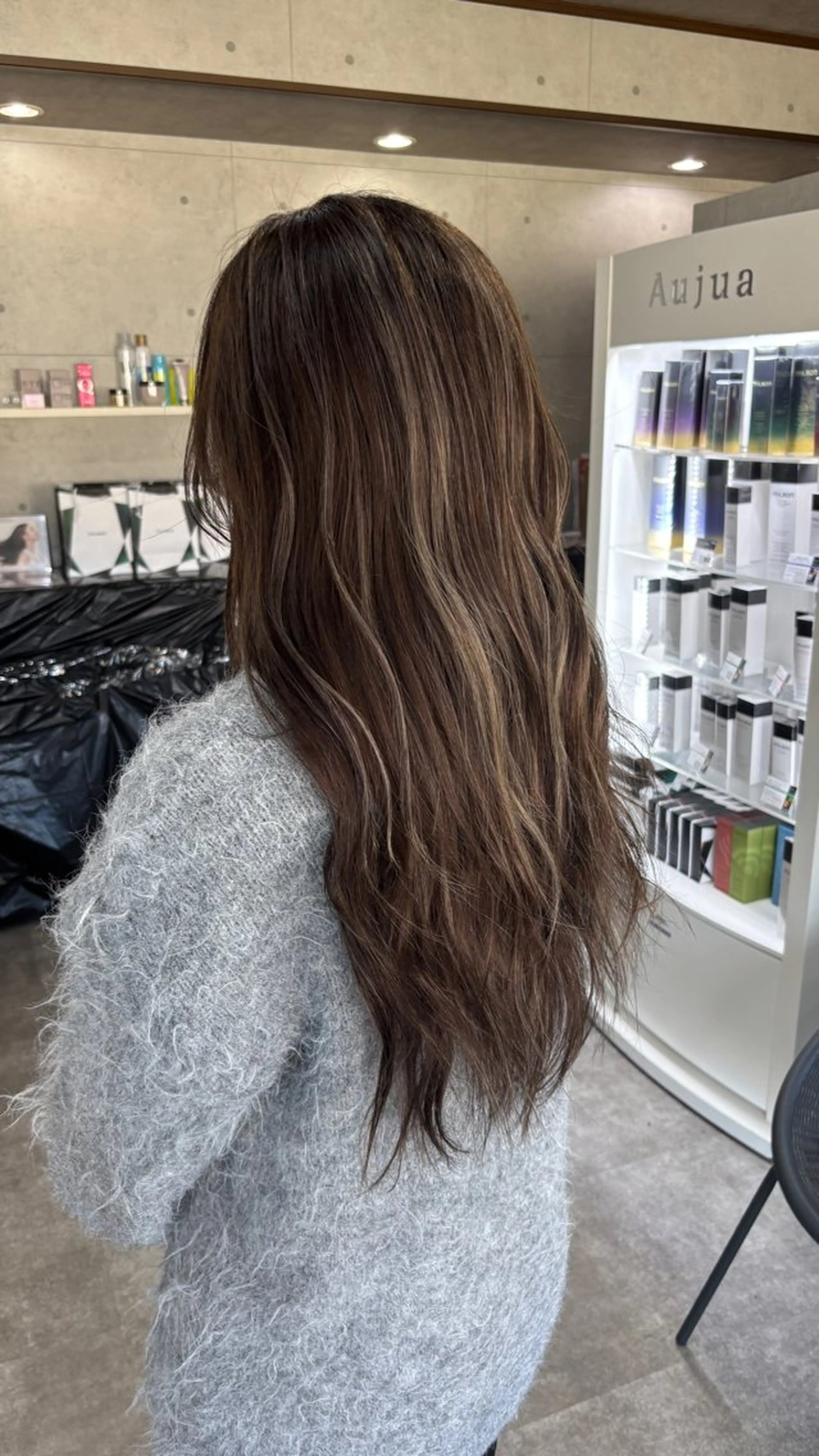 ロング ボブ くびれヘア くせ毛 髪質改善 切りっぱなしロブ カット ヘアカラー REVE所属・REVE美容室 REVEマツエクのヘアスタイル