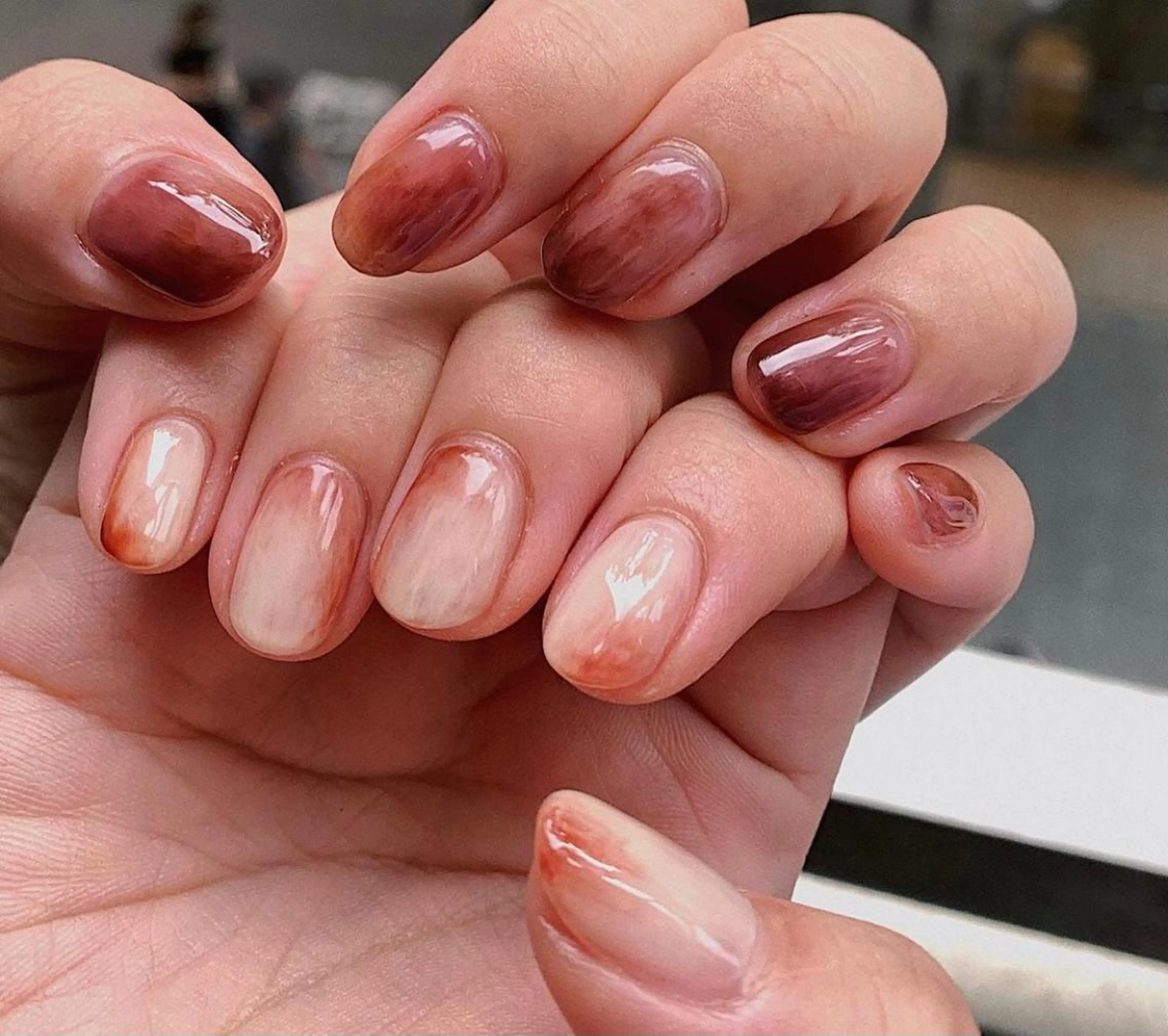 ネイル ニュアンスネイル 大塚眉毛|ハンドケア |肌管理の眉毛・アイブロウイメージ