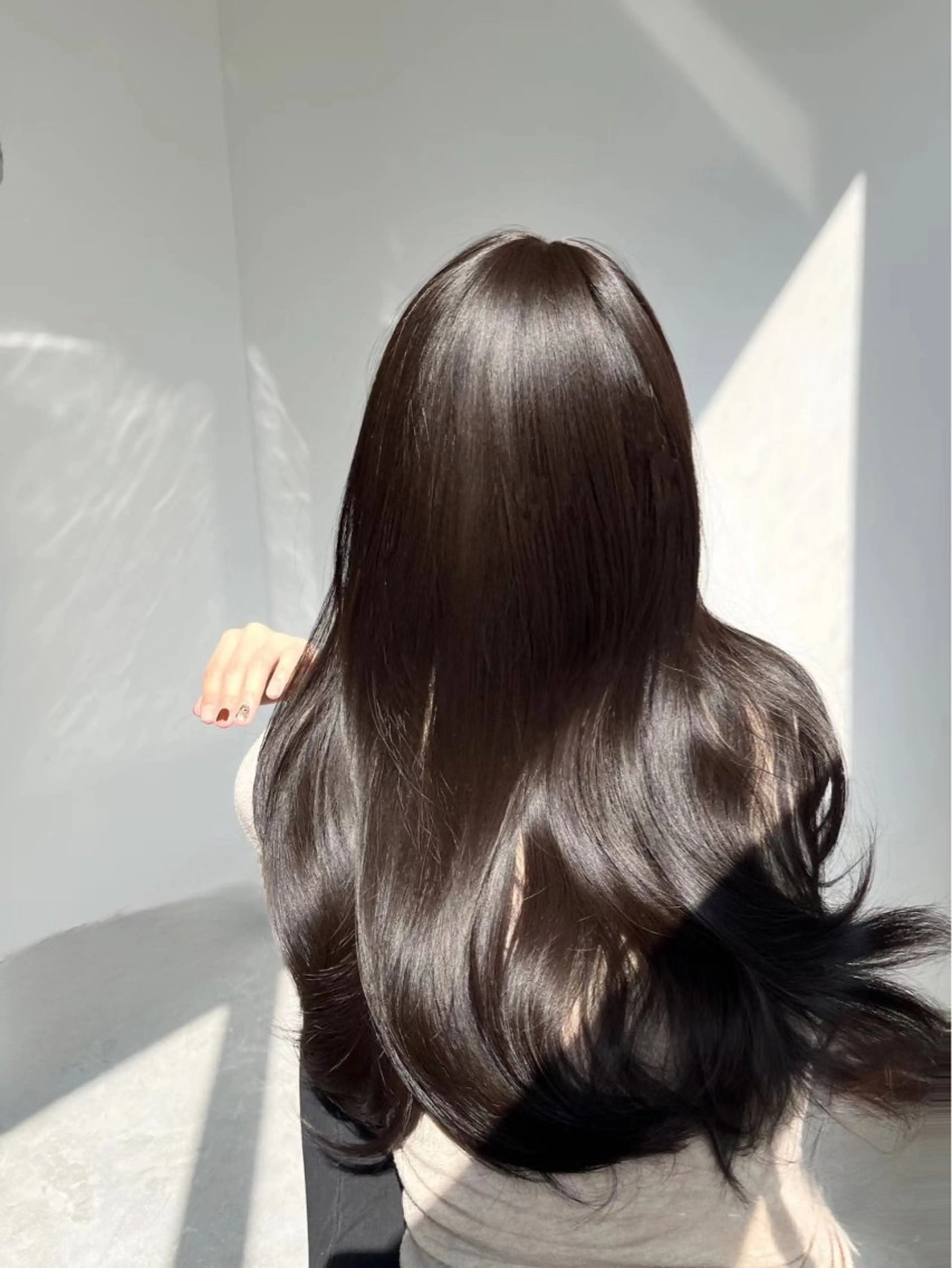 セミロング カラー レイヤーカット 外ハネヘア 鈴木 一貴のヘアスタイル