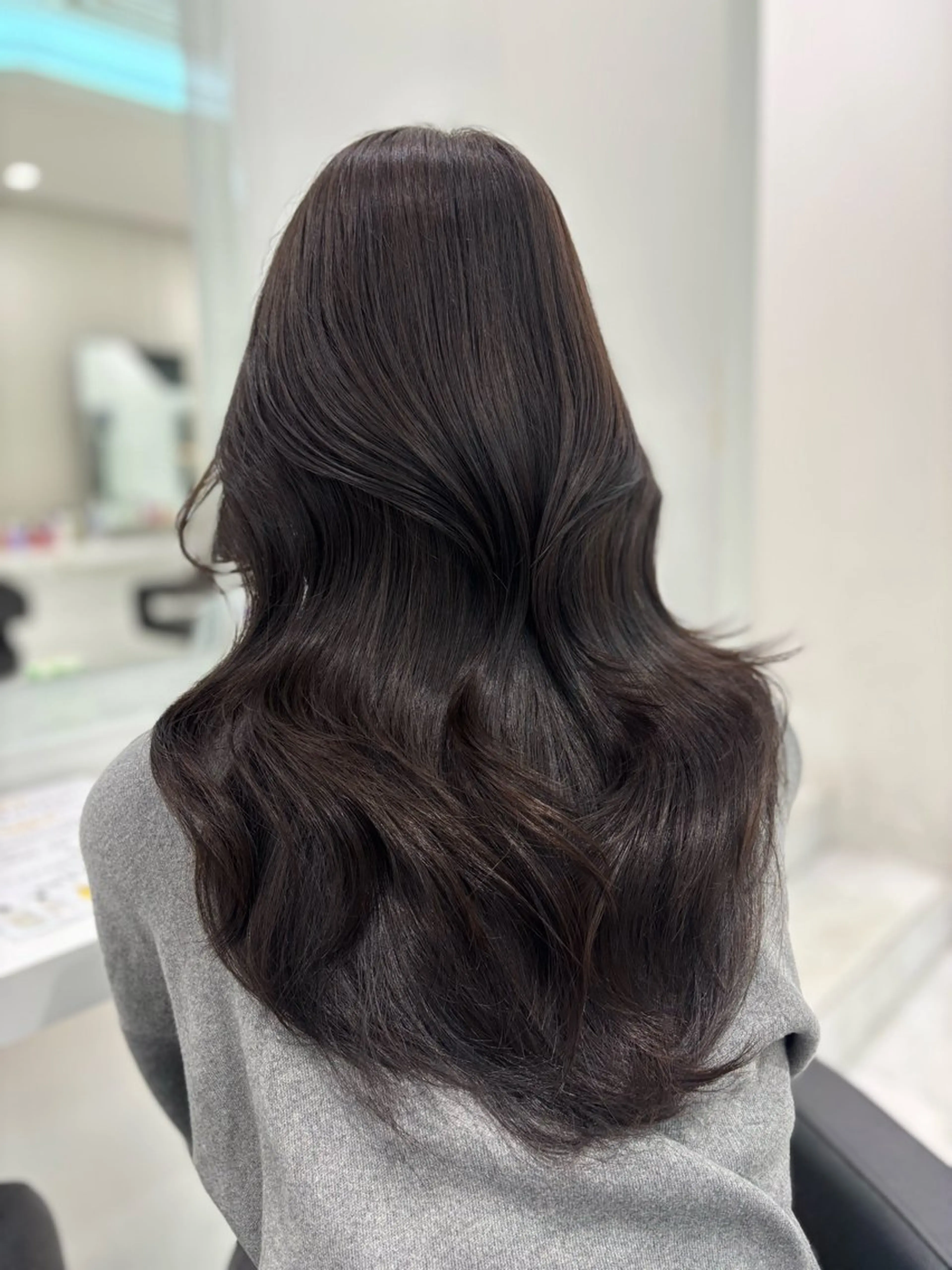 ロング カラー ヘアカラー トリートメント ヘッドスパ ヘアセット ブリーチなし透明感 ×縮毛矯正🤍ユウのヘアスタイル