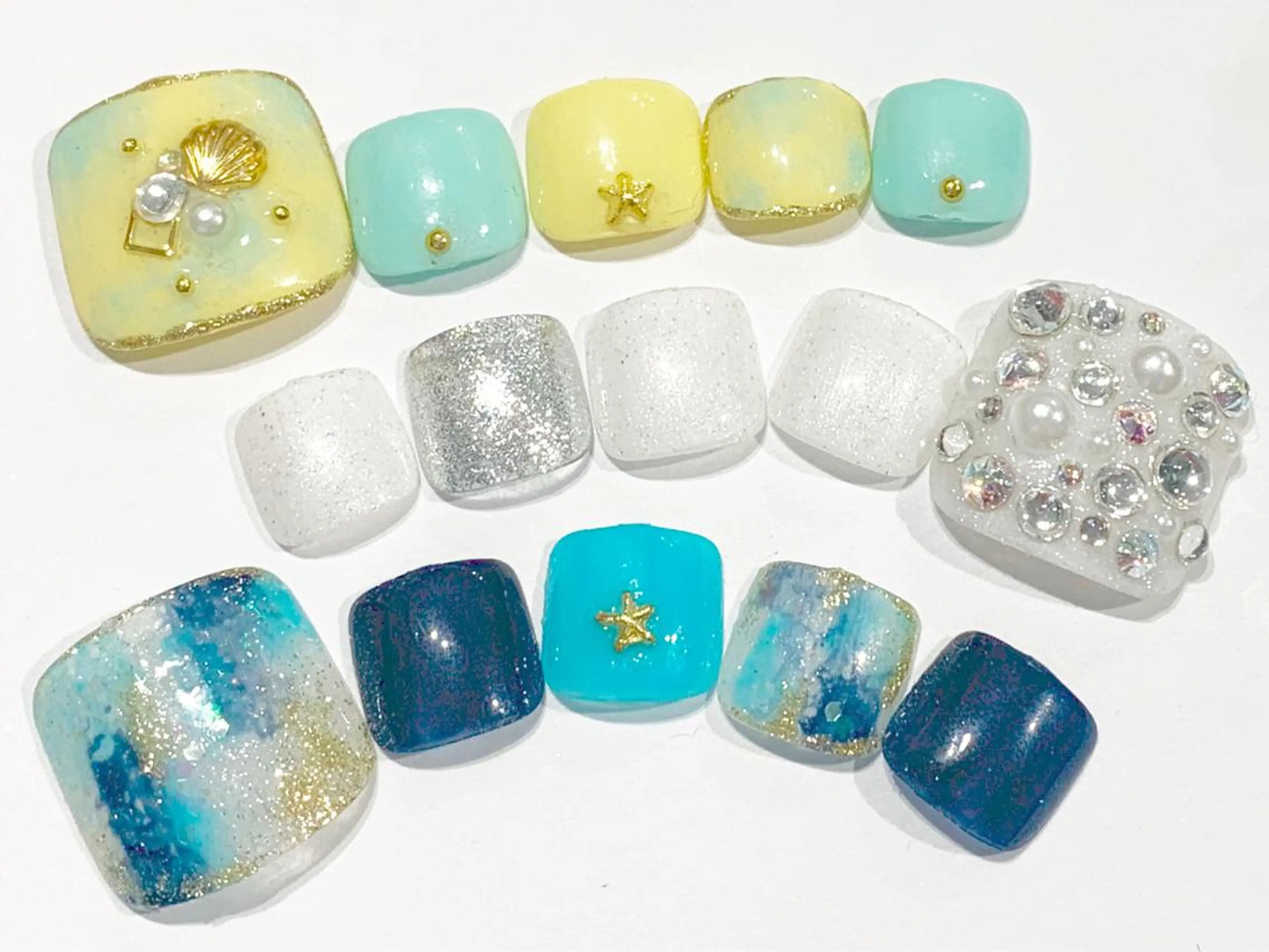 ネイル フットネイル #Rakuun所属・Rakuun のんのネイルデザイン